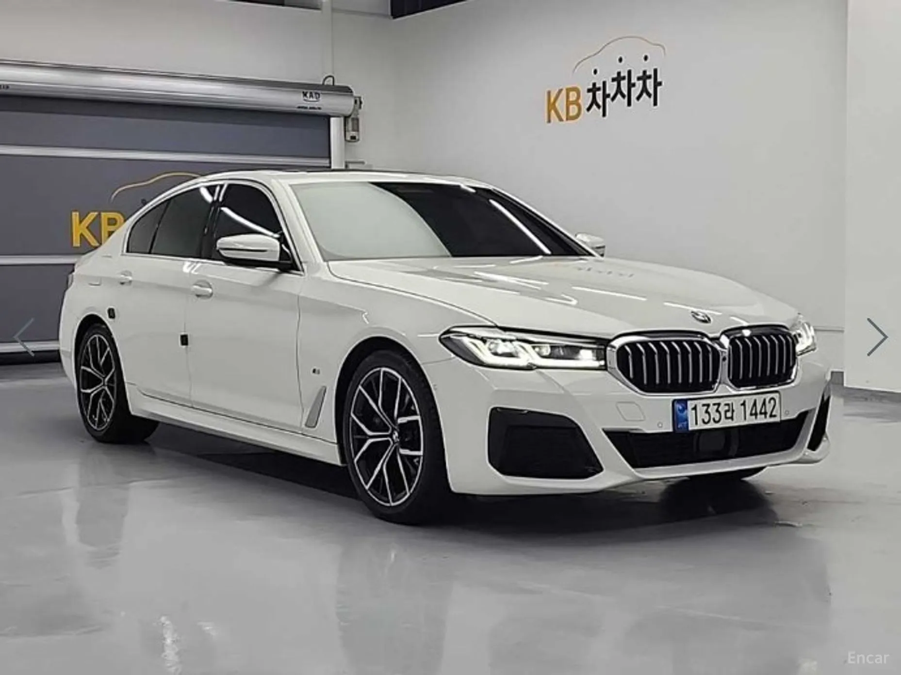 BMW 5 Series (G30) превью 3