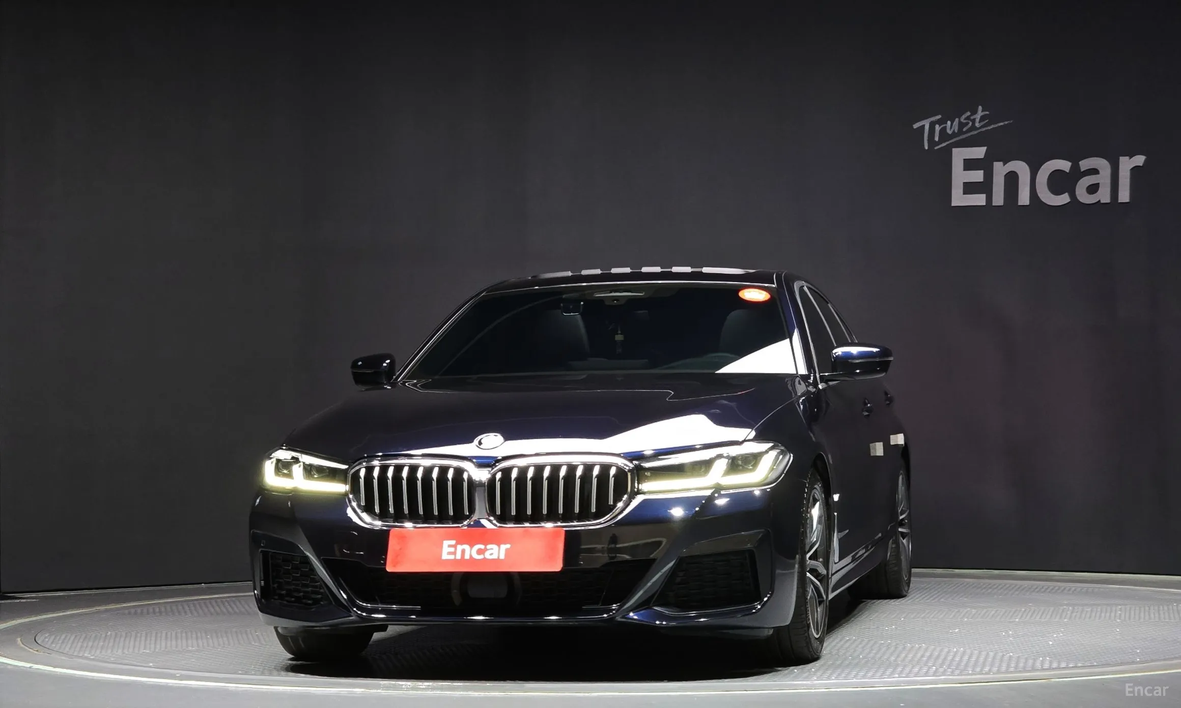 BMW 5 Series (G30) превью 2