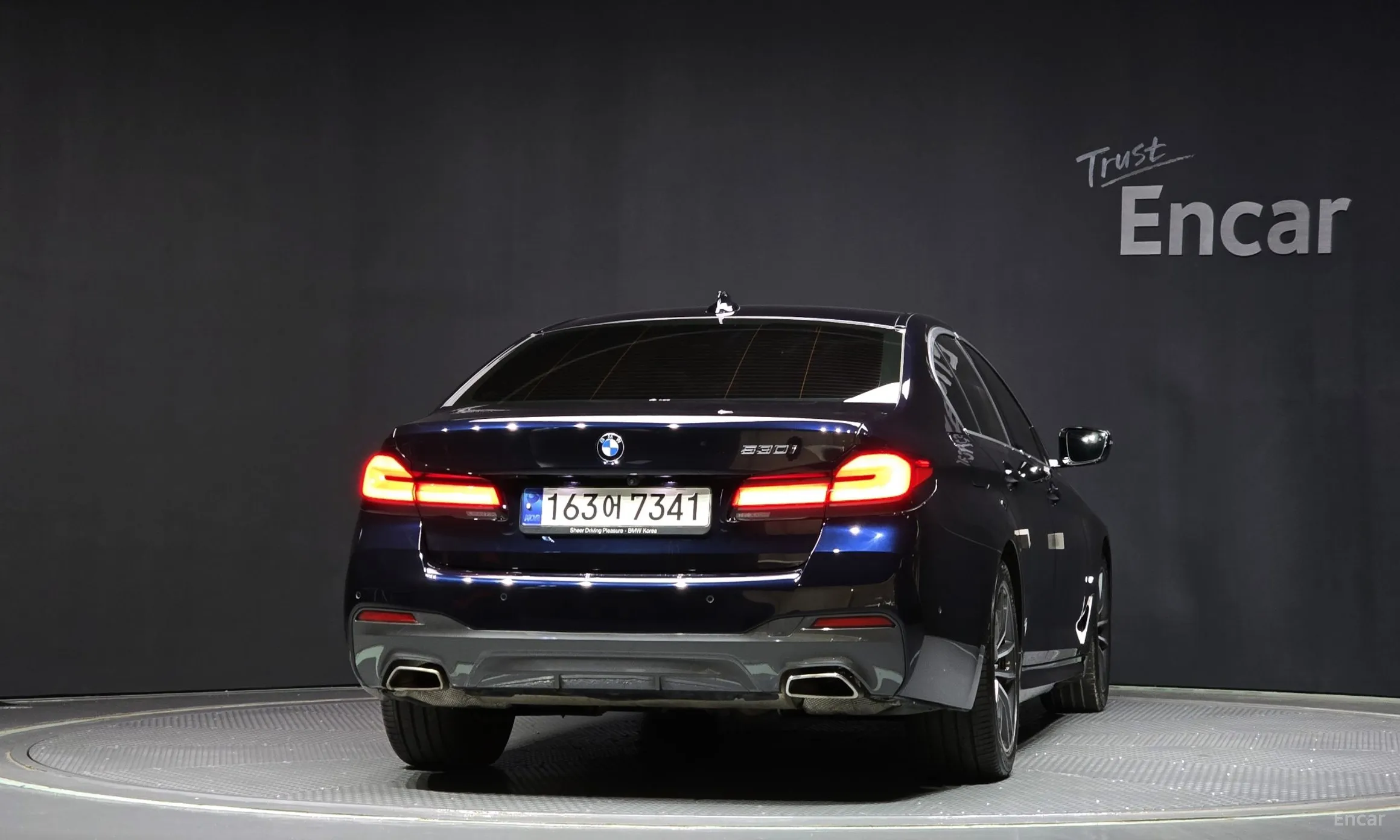 BMW 5 Series (G30) превью 3