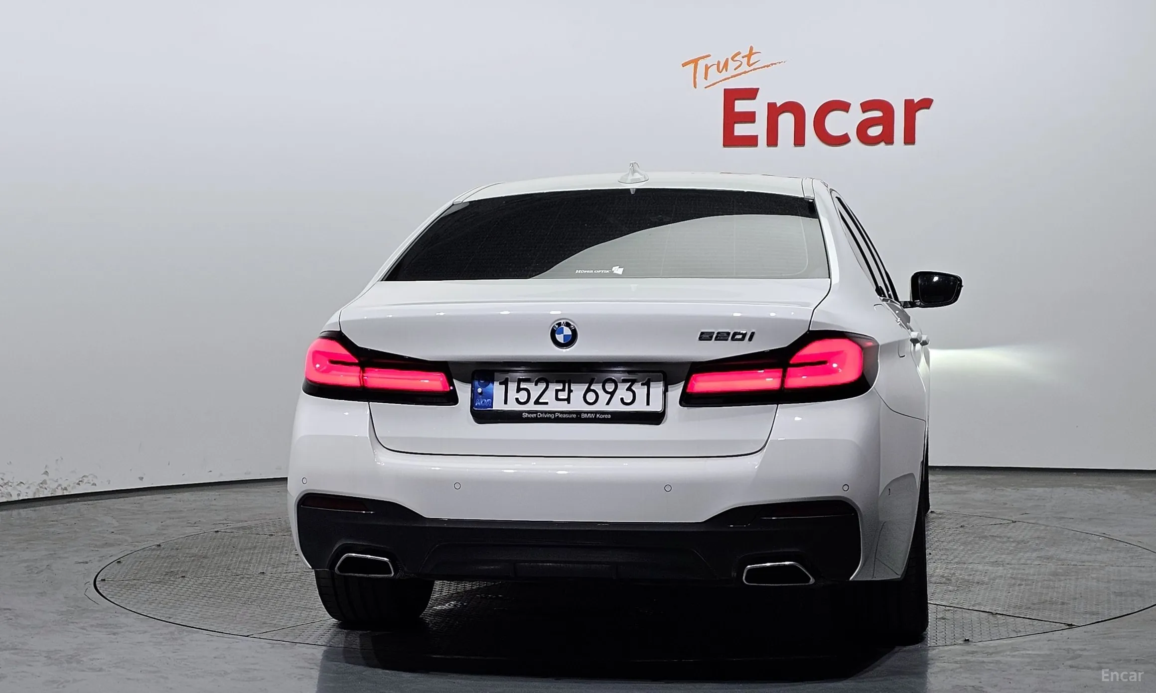 BMW 5 Series (G30) превью 3
