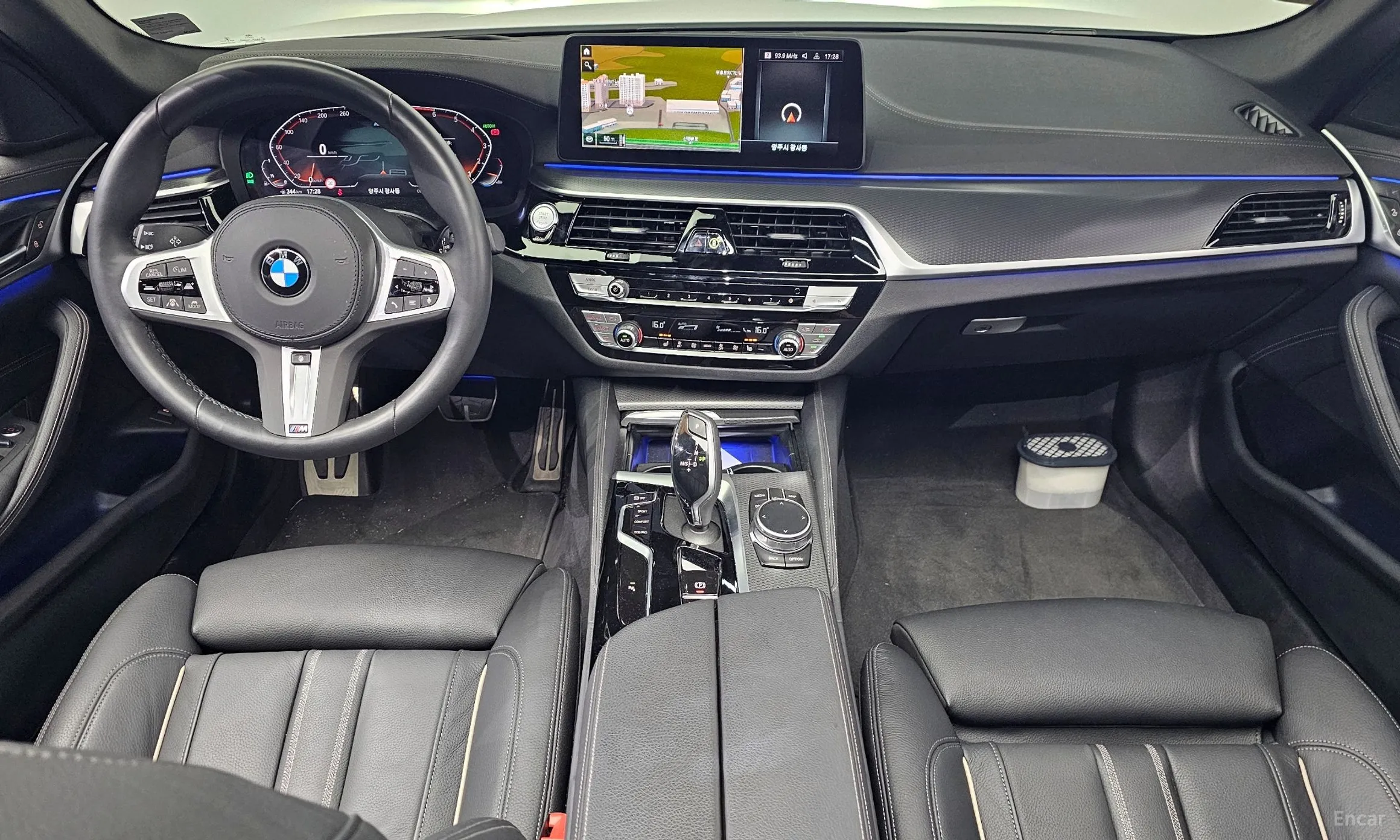 BMW 5 Series (G30) превью 4