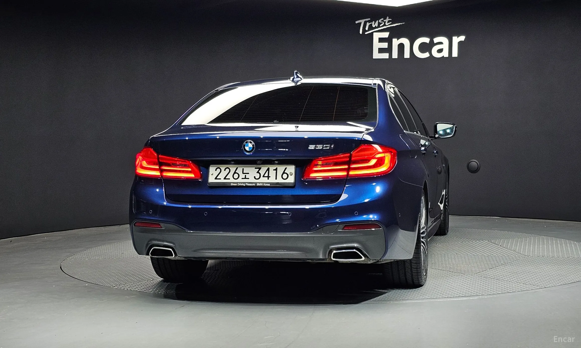 BMW 5 Series (G30) превью 3