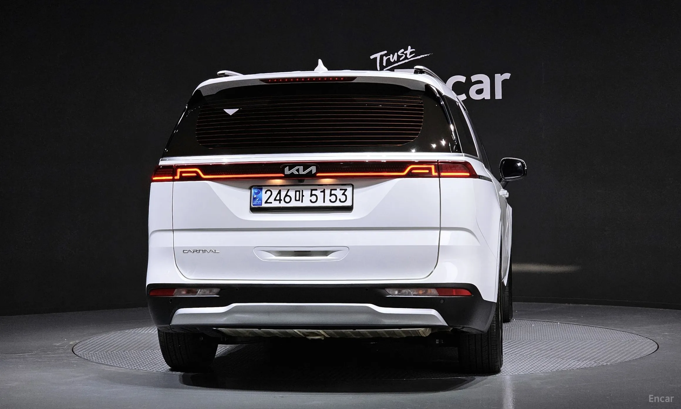 Kia Carnival Gen 4 превью 3