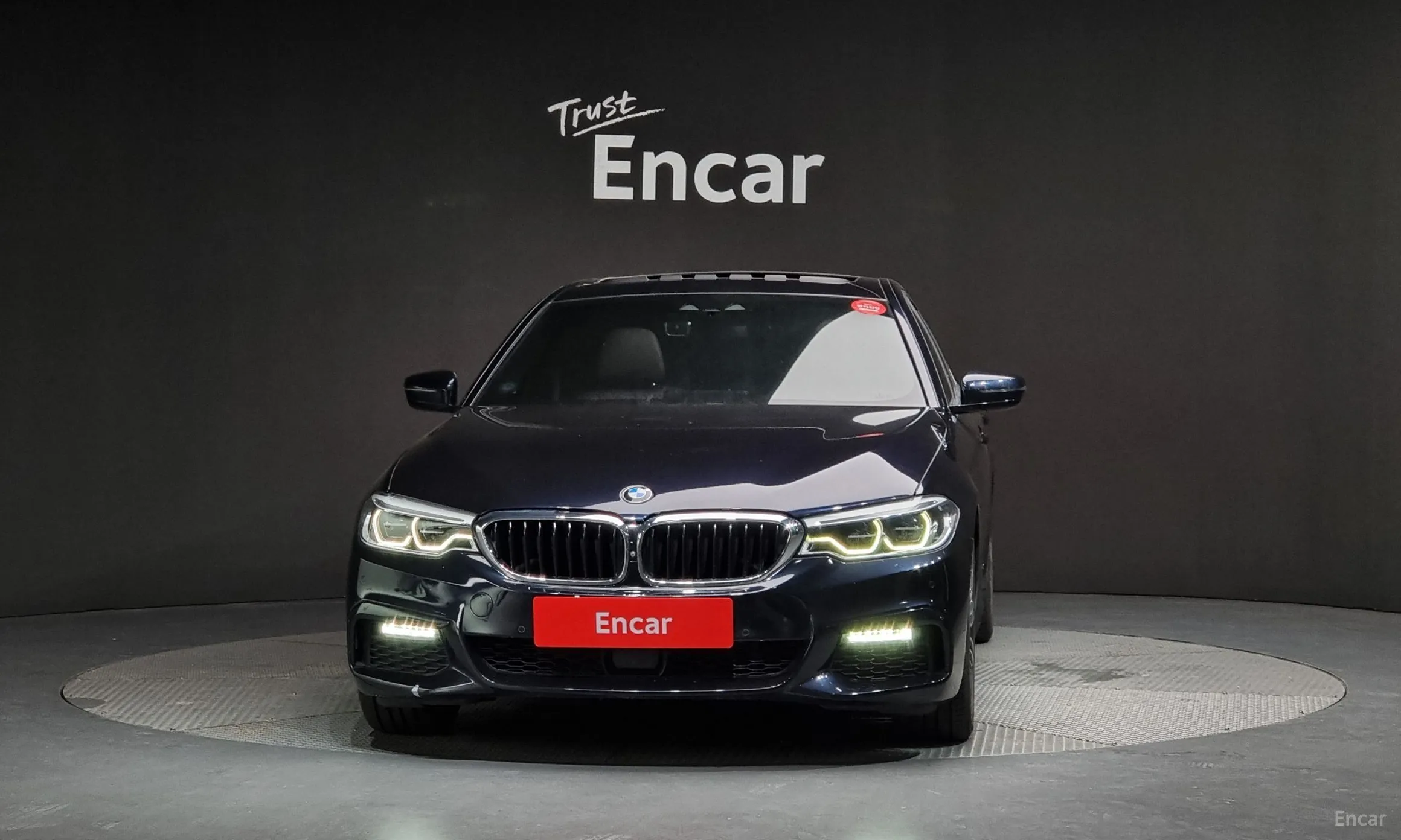 BMW 5 Series (G30) превью 2