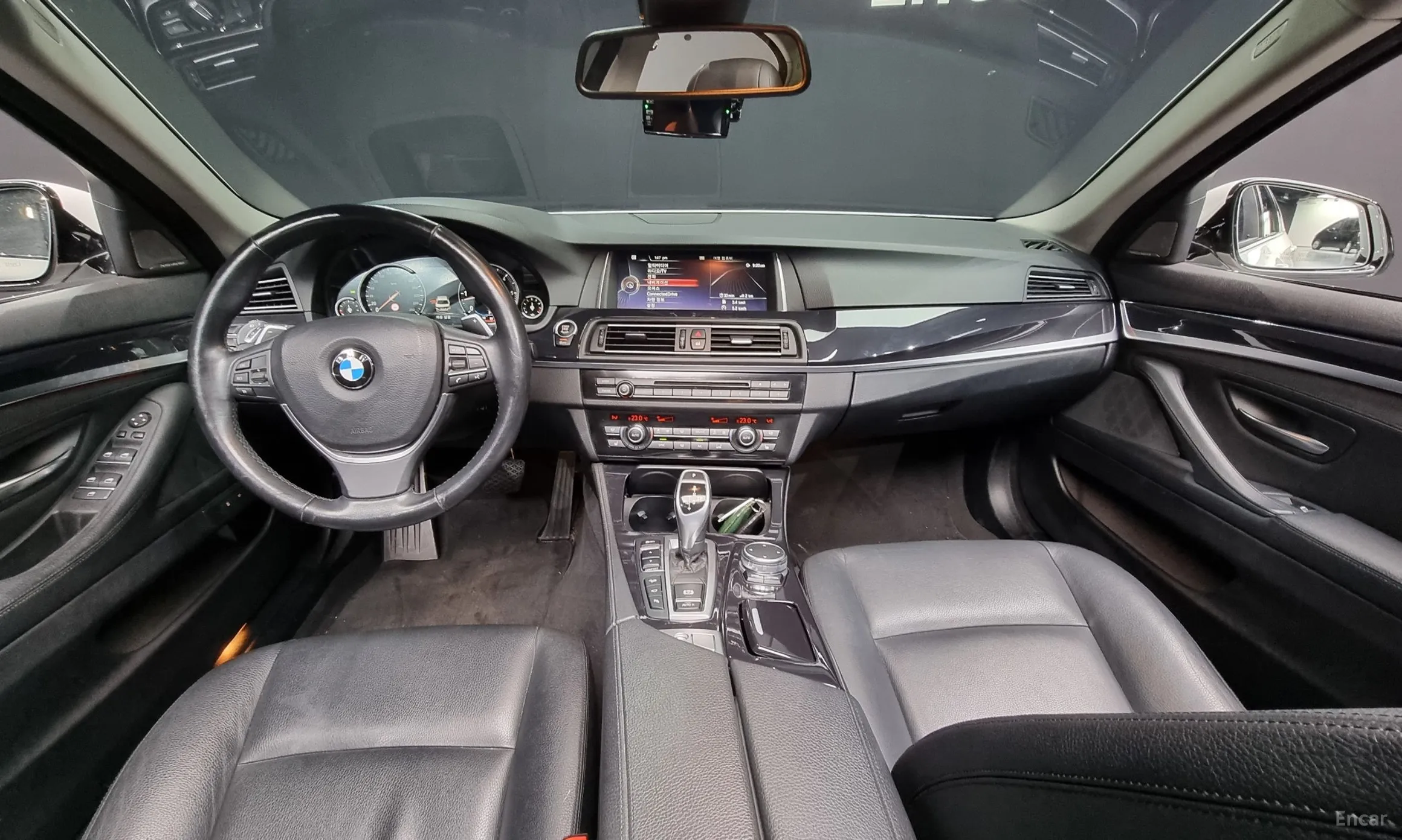 BMW 5 Series (F10) превью 4
