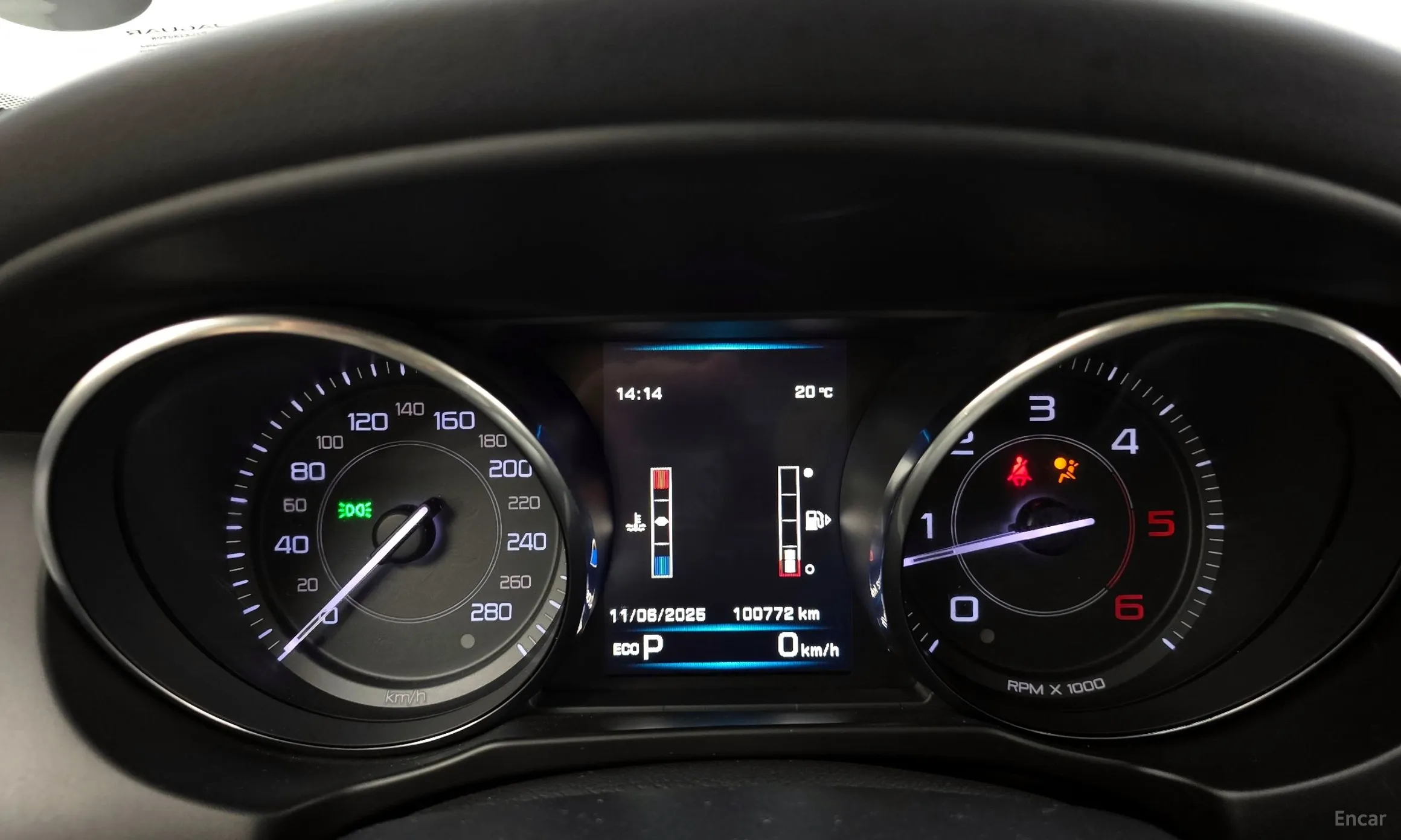 Jaguar XE превью 8
