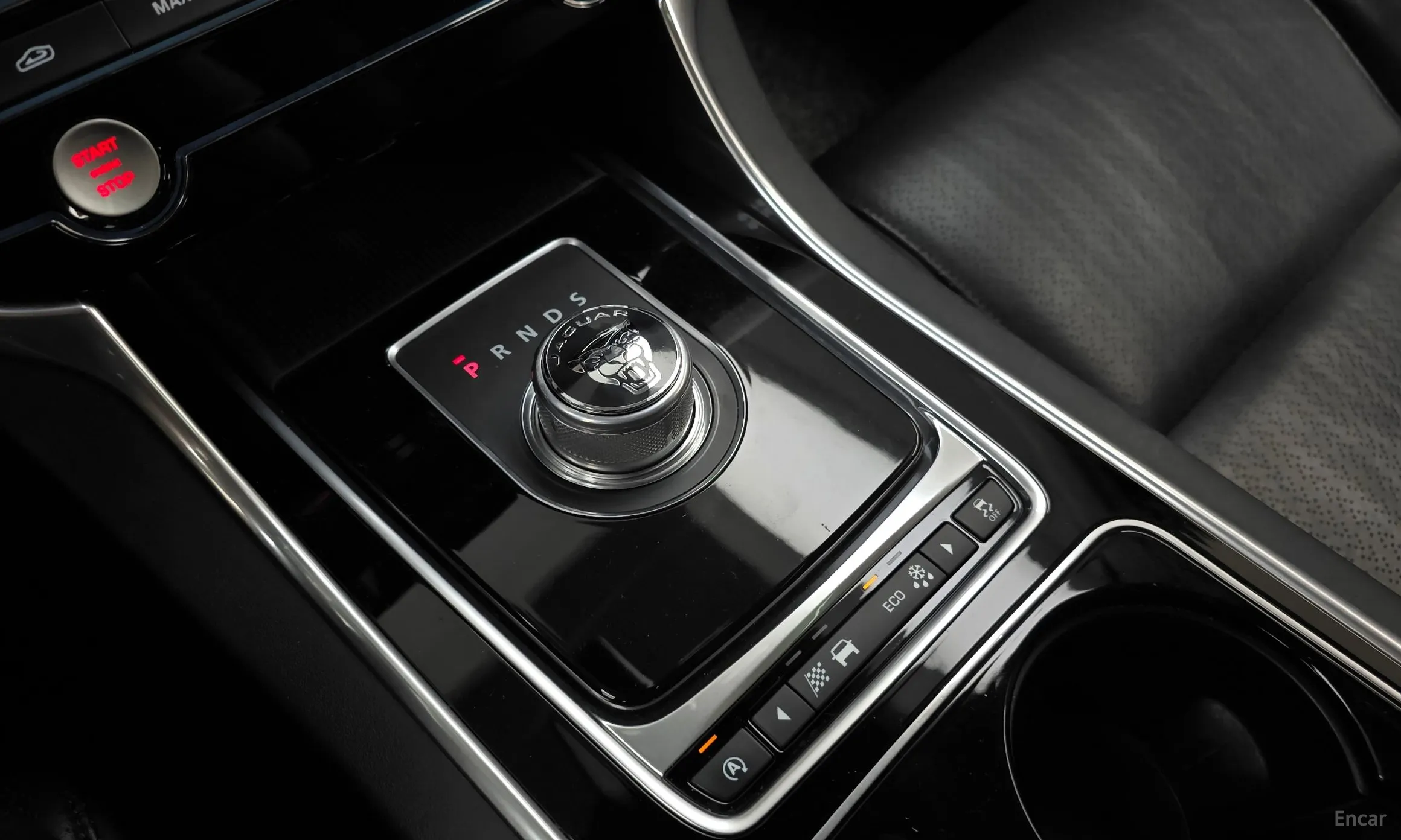 Jaguar XE превью 9