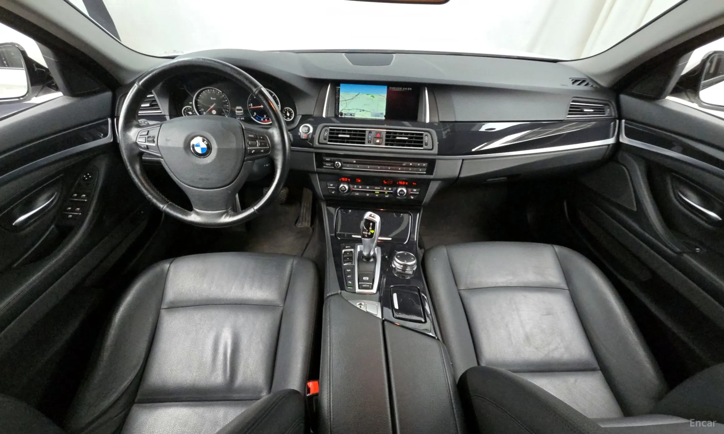 BMW 5 Series (F10) превью 4
