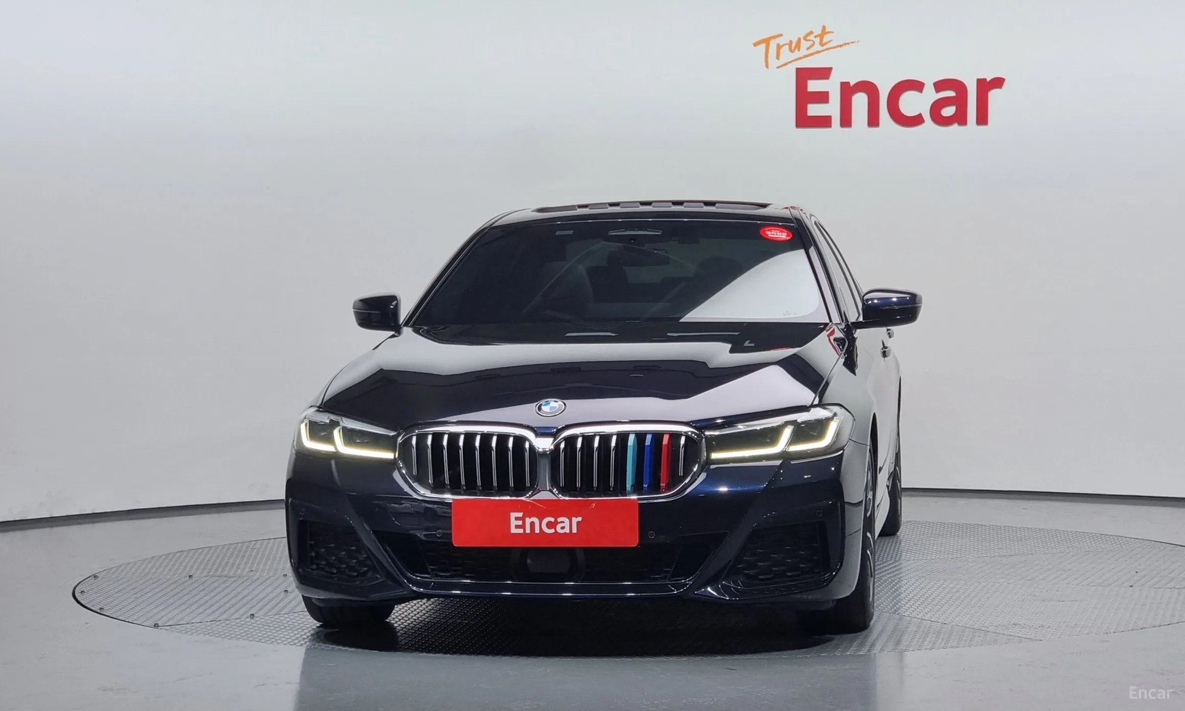 BMW 5 Series (G30) превью 2