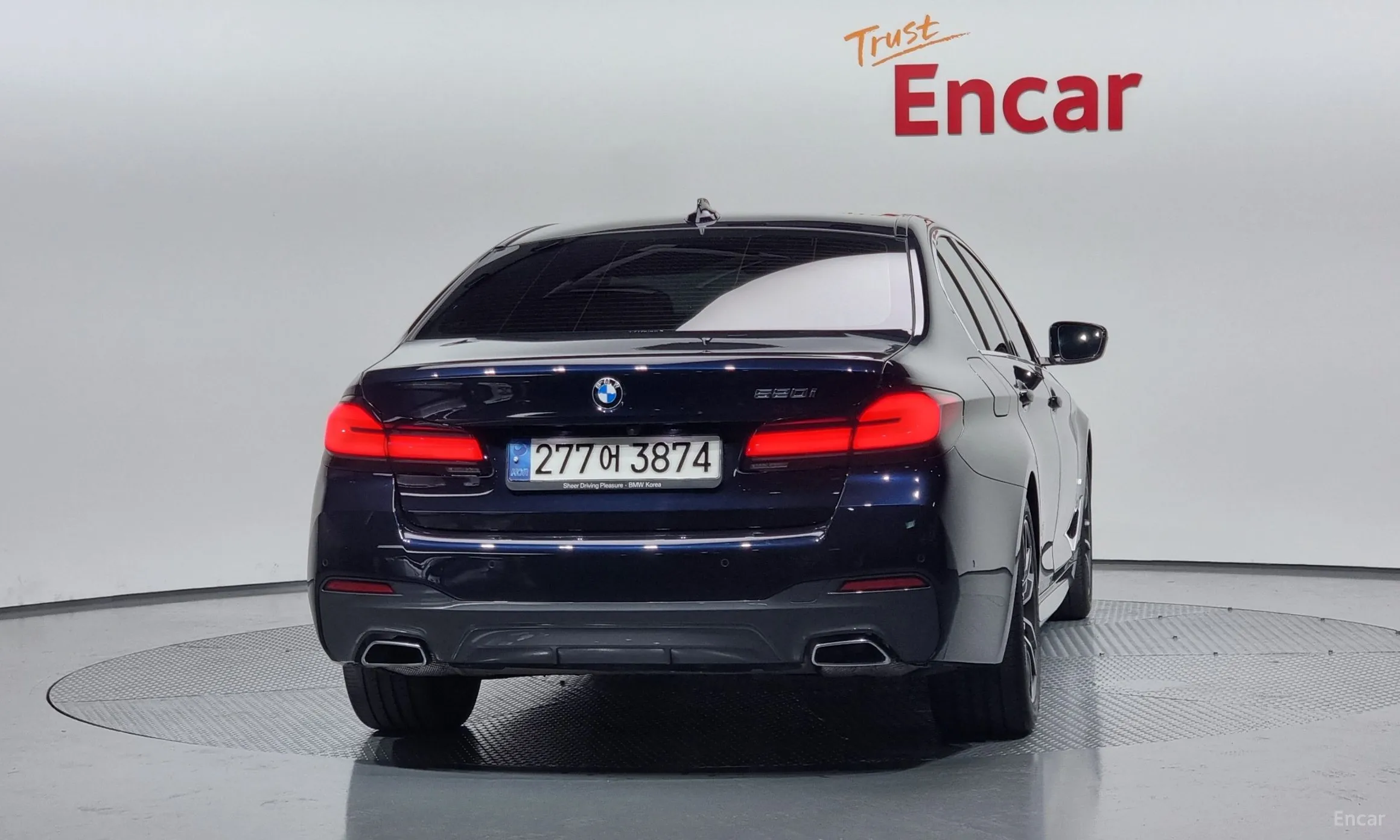 BMW 5 Series (G30) превью 3