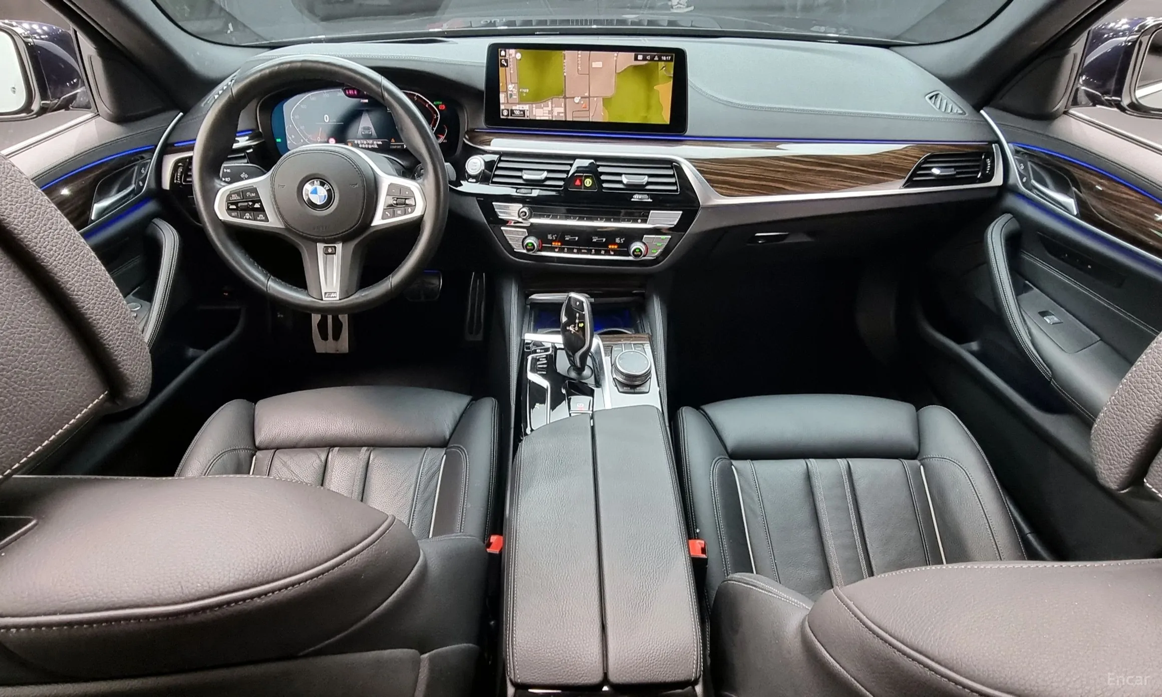 BMW 5 Series (G30) превью 4