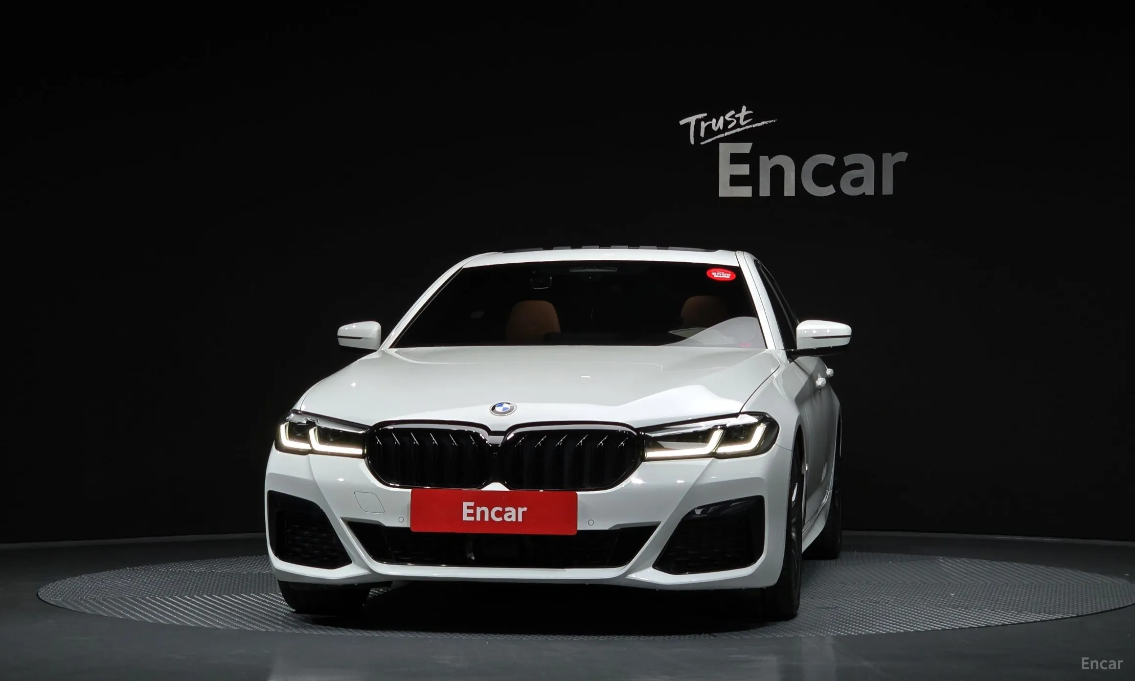 BMW 5 Series (G30) превью 2