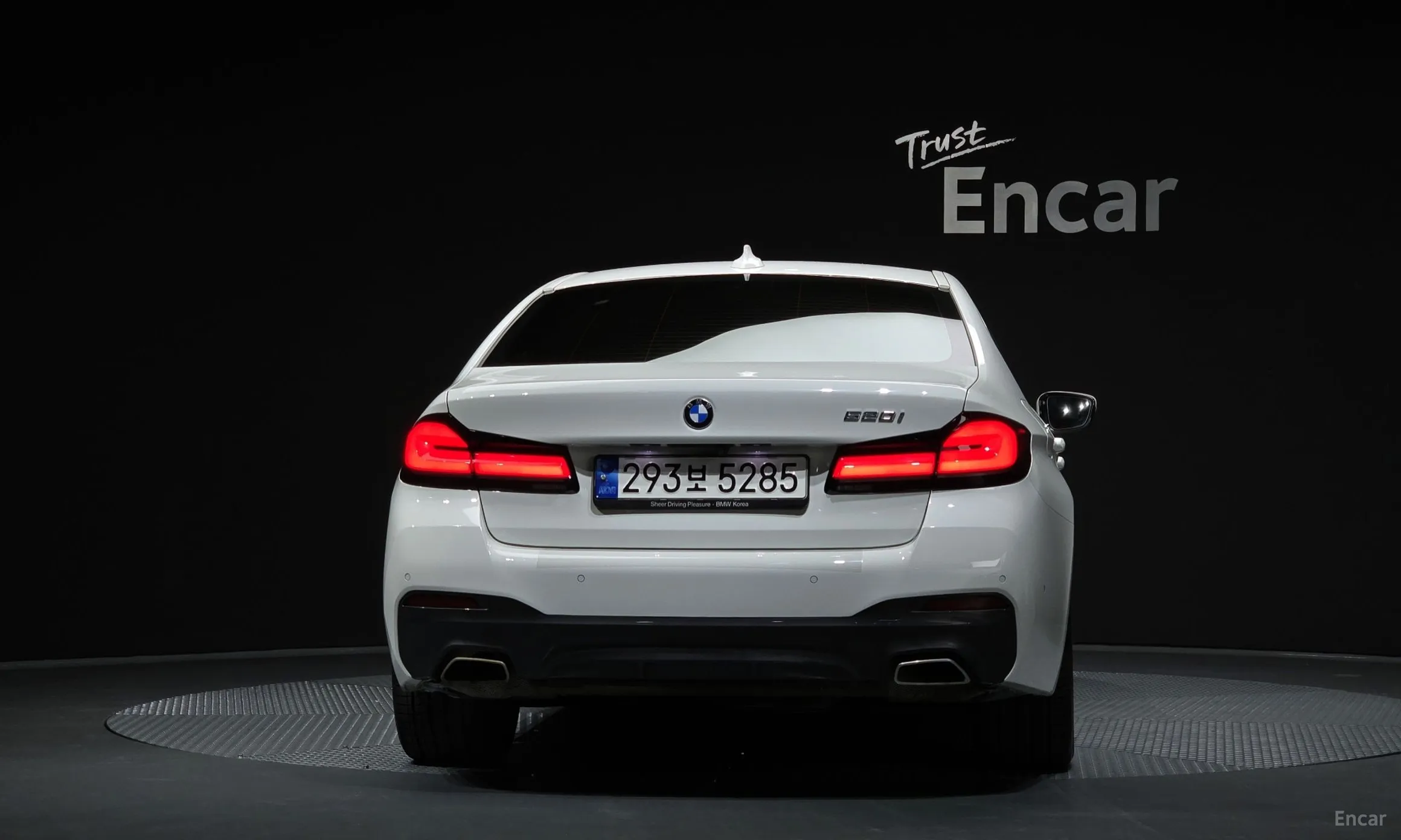 BMW 5 Series (G30) превью 3