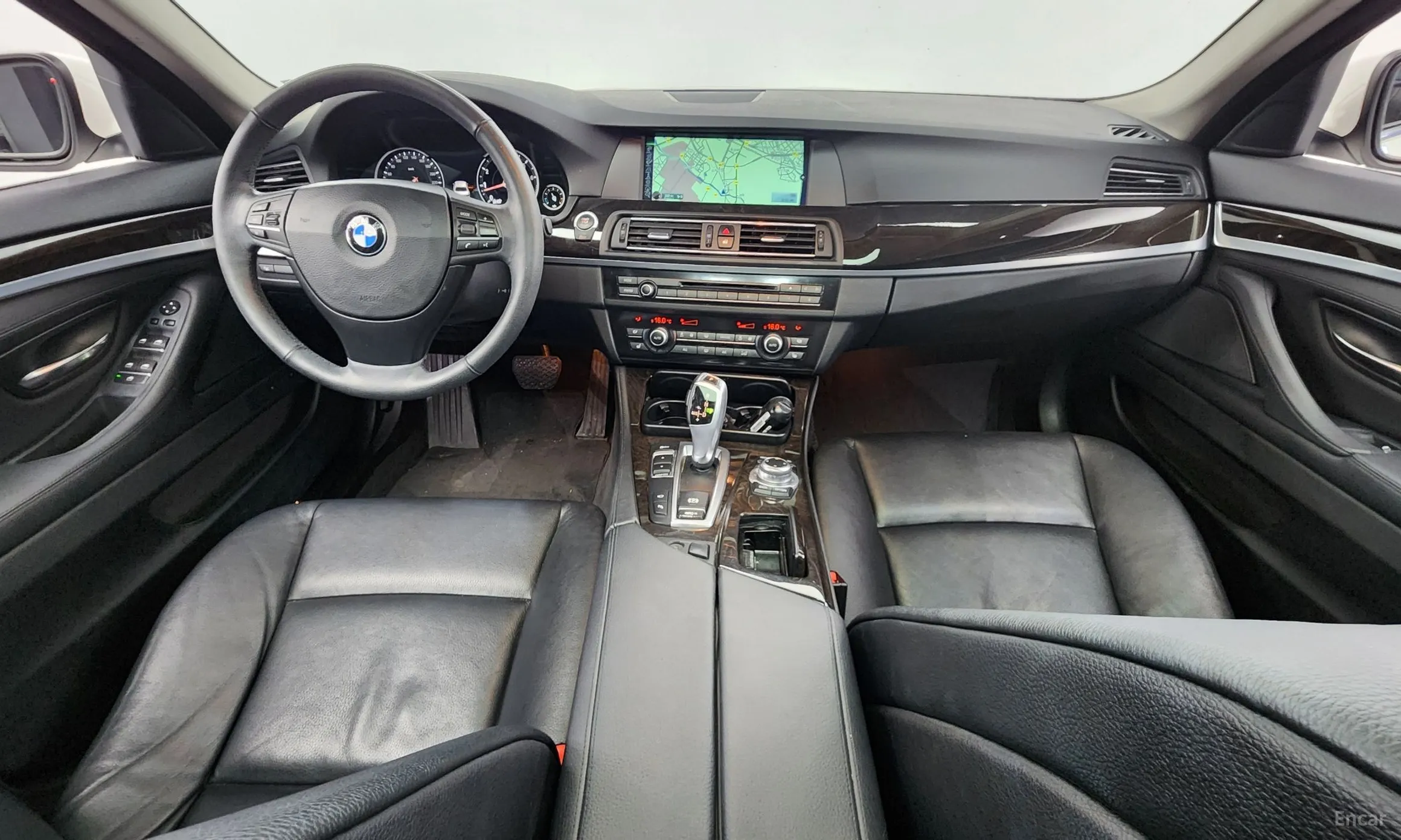 BMW 5 Series (F10) превью 4
