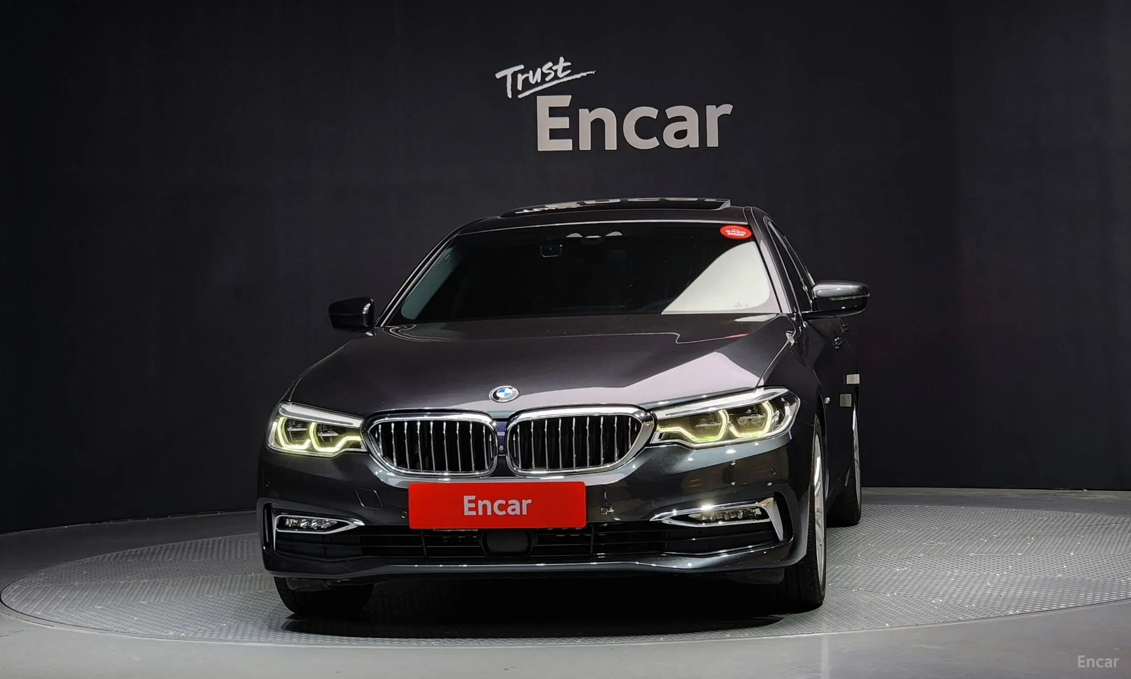 BMW 5 Series (G30) превью 2