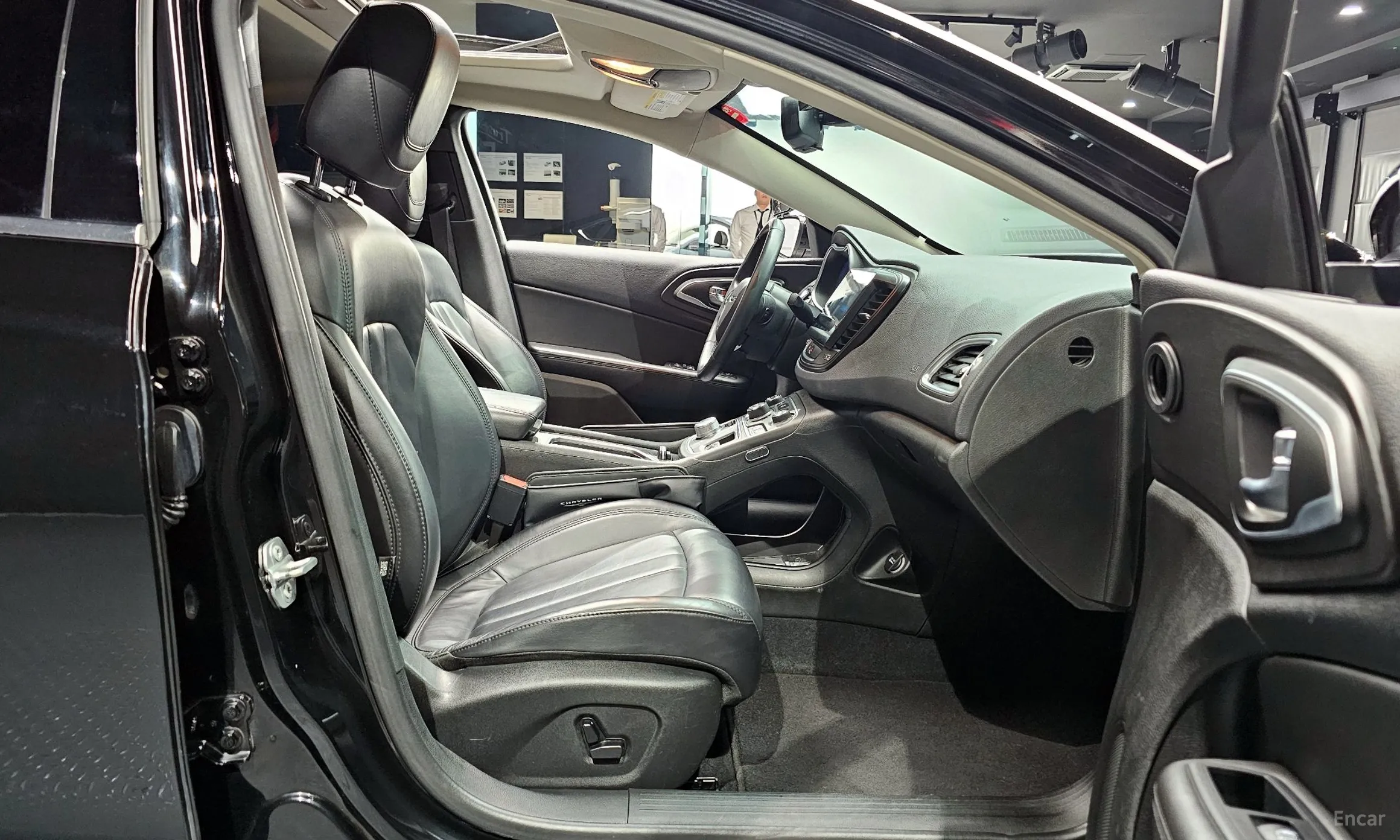 Chrysler 200 Second generation превью 10