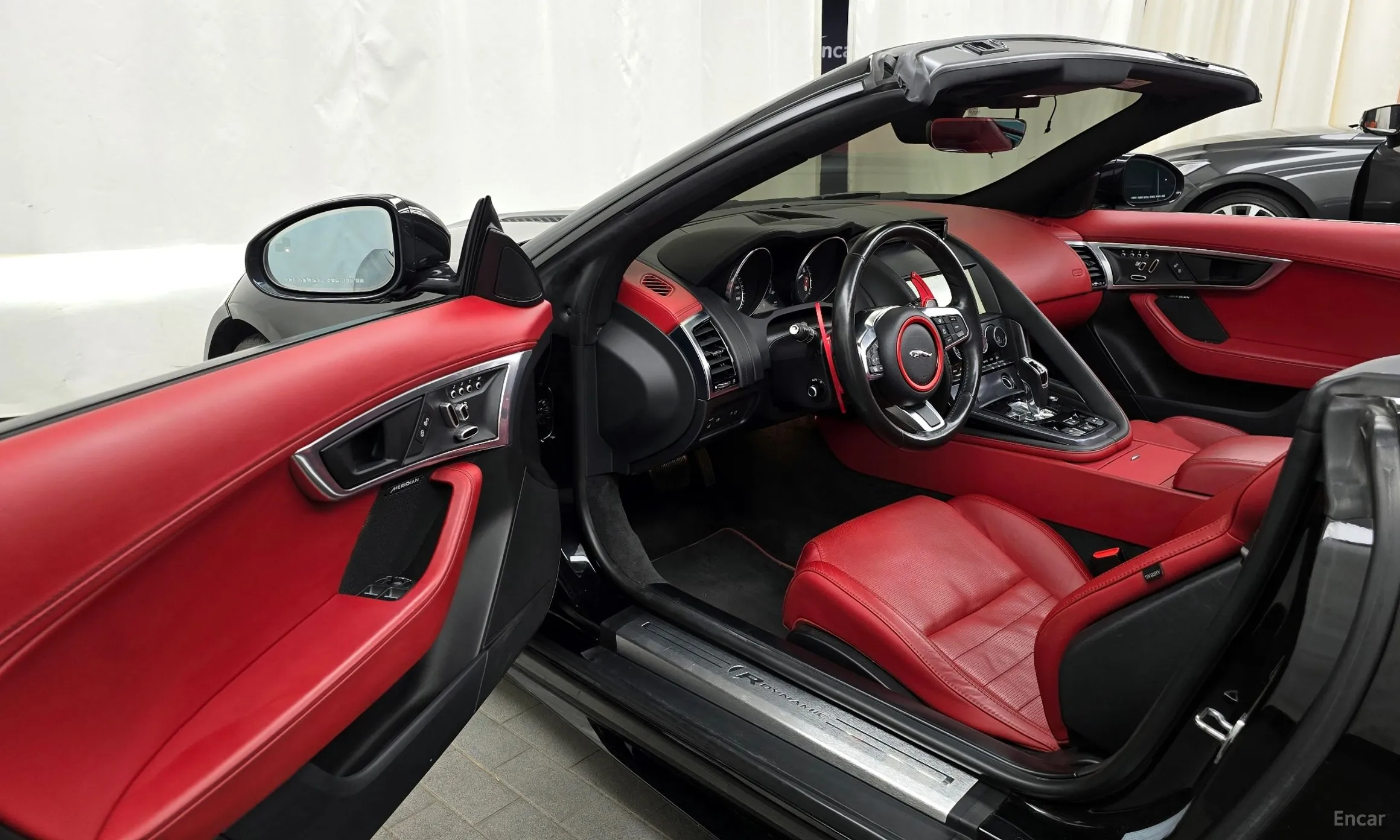 Jaguar F-TYPE превью 10
