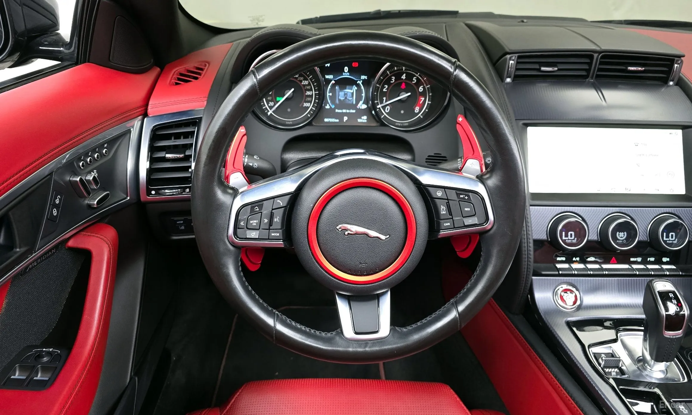 Jaguar F-TYPE превью 13
