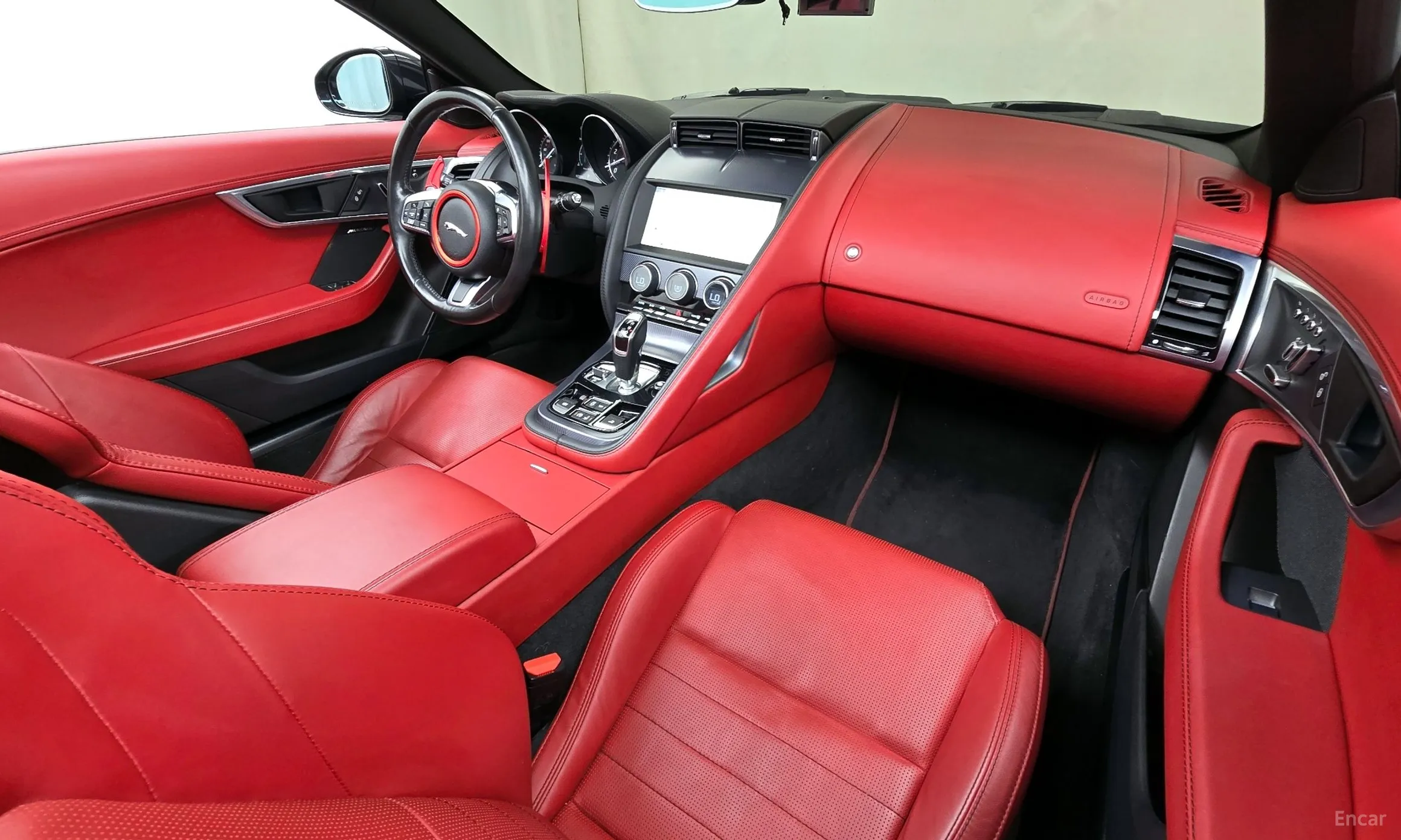 Jaguar F-TYPE превью 7