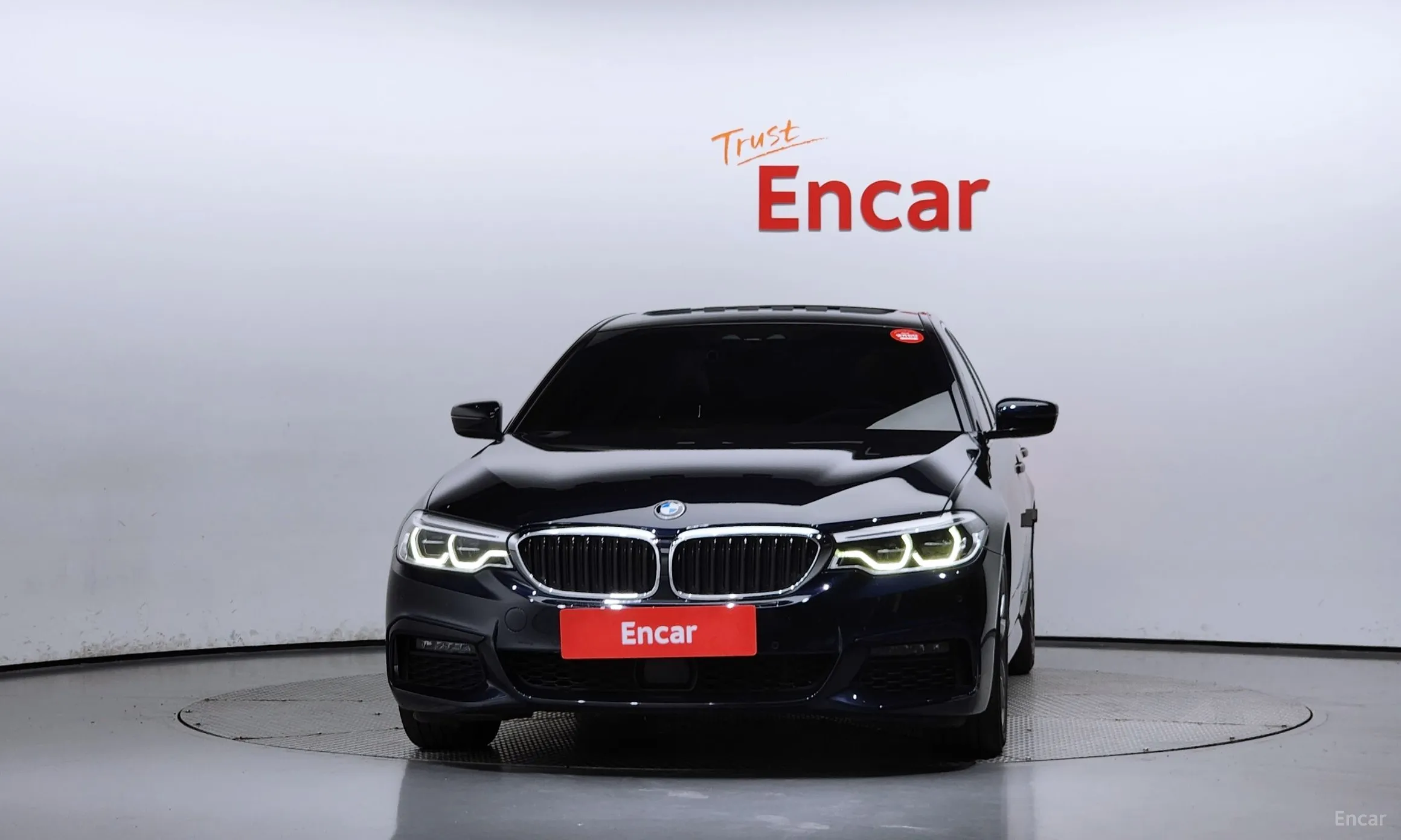 BMW 5 Series (G30) превью 2