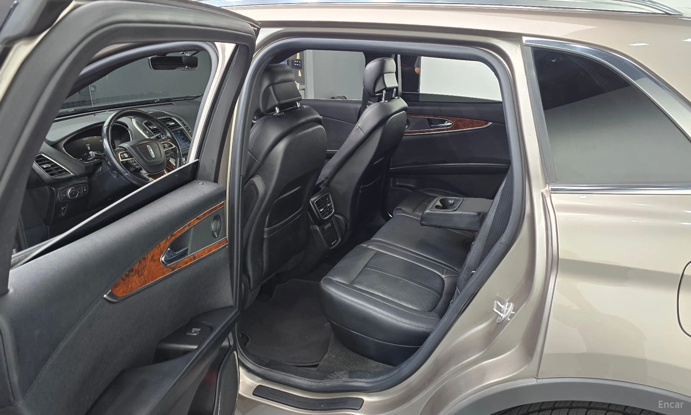 Lincoln Nautilus Gen 1 превью 11