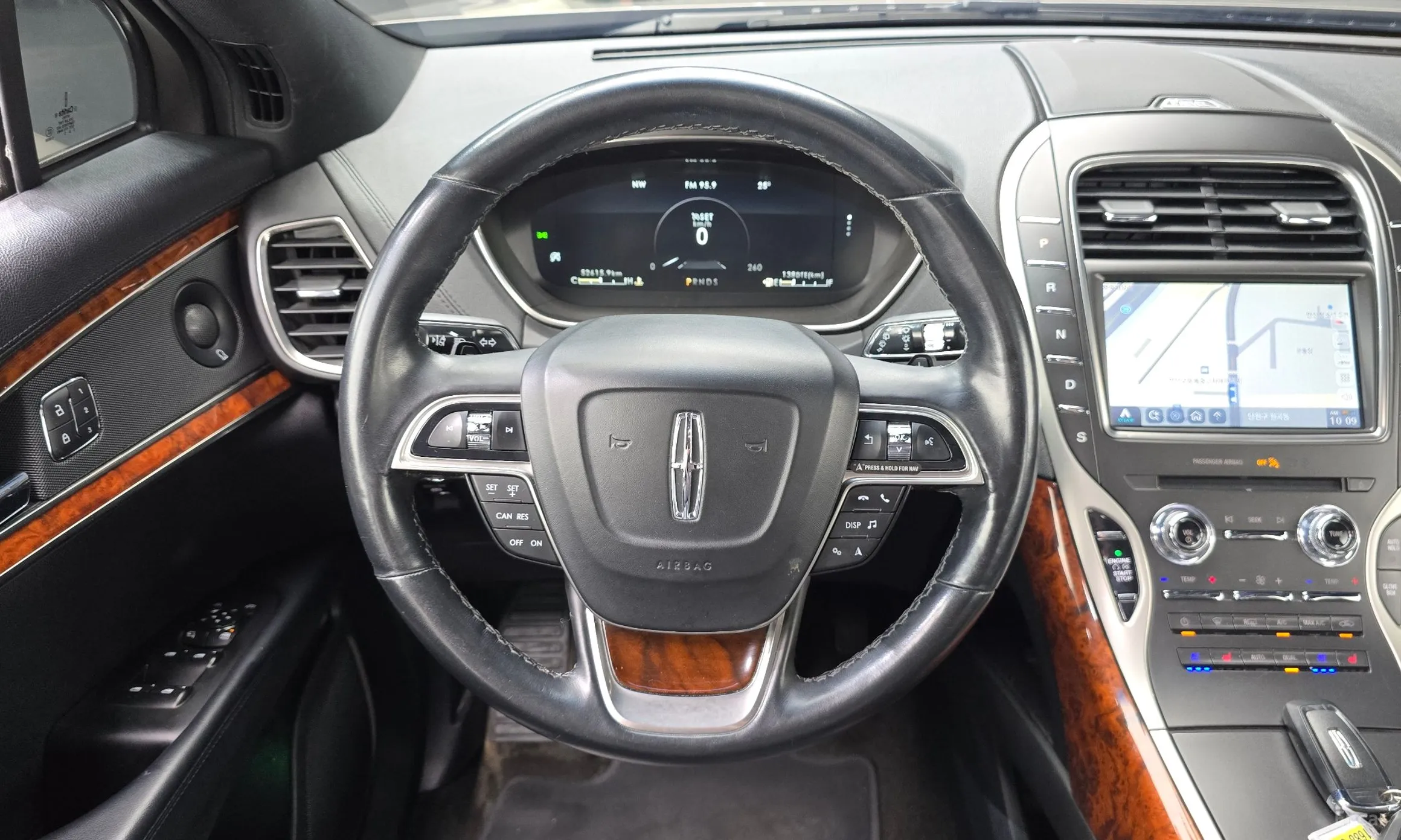 Lincoln Nautilus Gen 1 превью 13