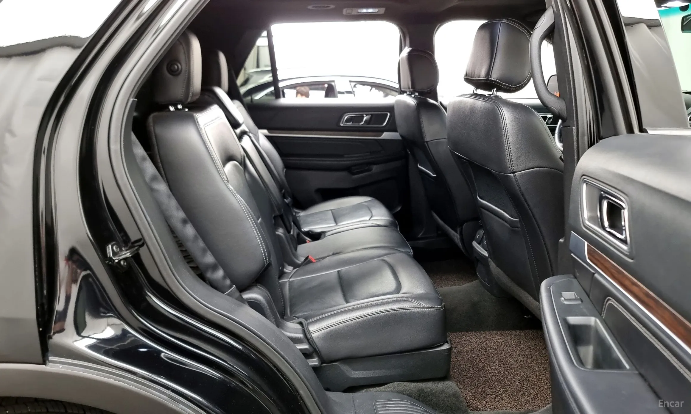 Ford Explorer превью 12
