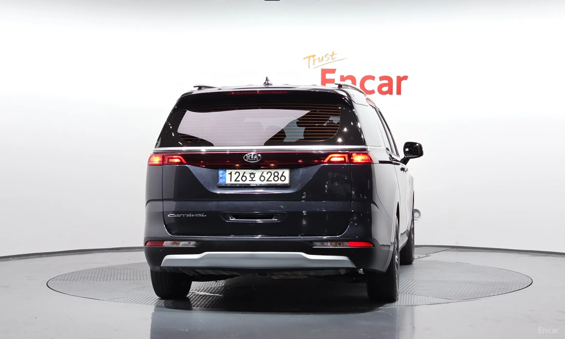 Kia Carnival Gen 4 превью 3