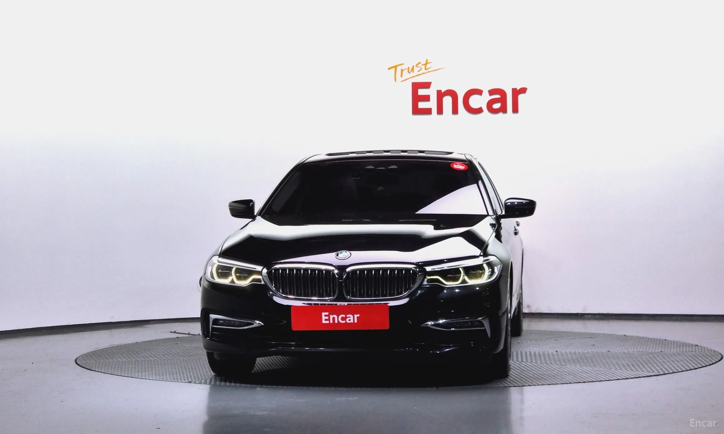 BMW 5 Series (G30) превью 2