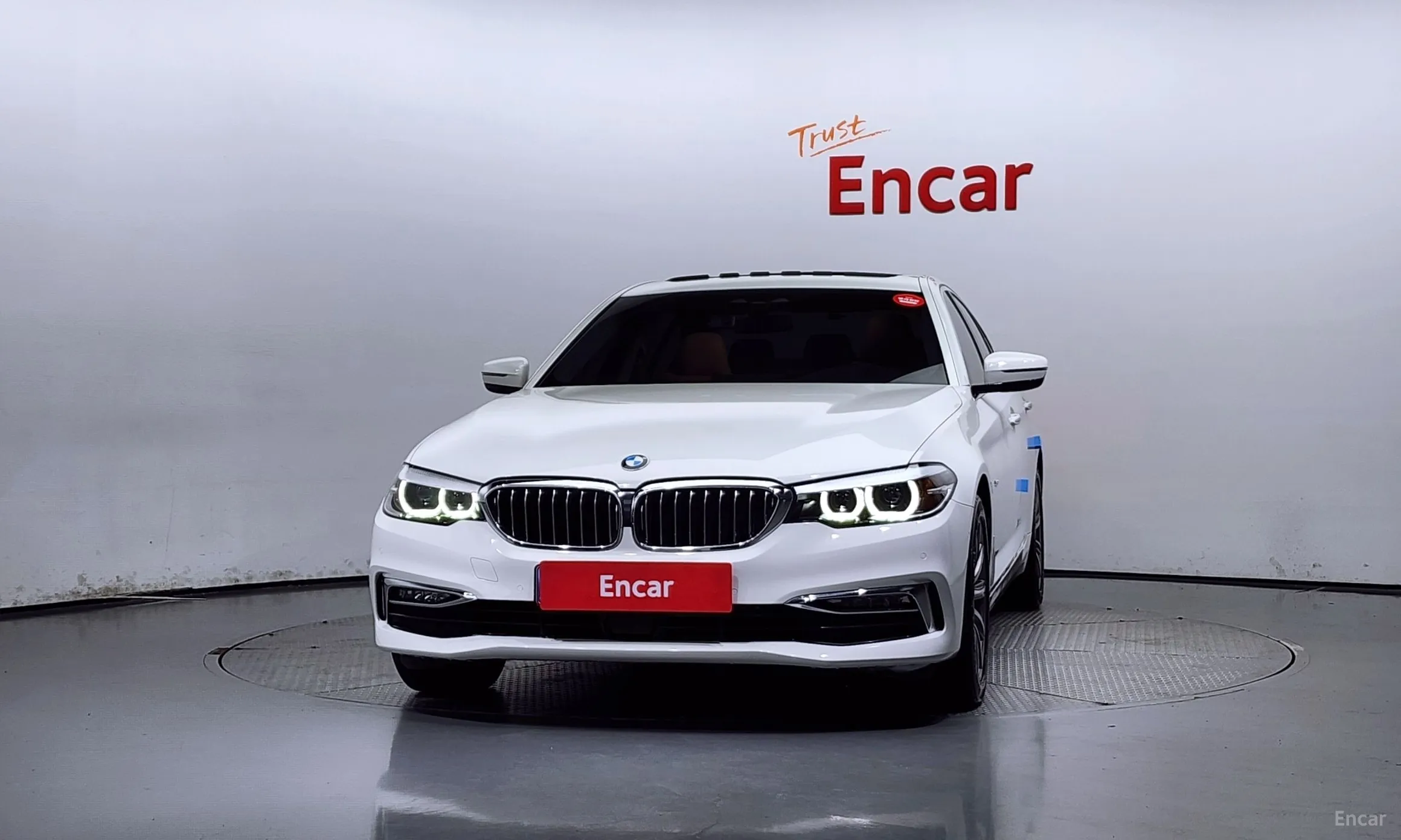 BMW 5 Series (G30) превью 2