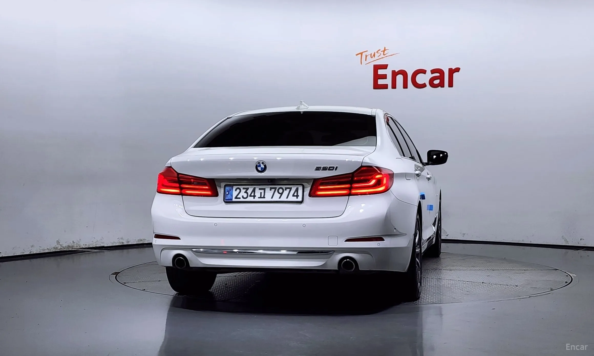 BMW 5 Series (G30) превью 3