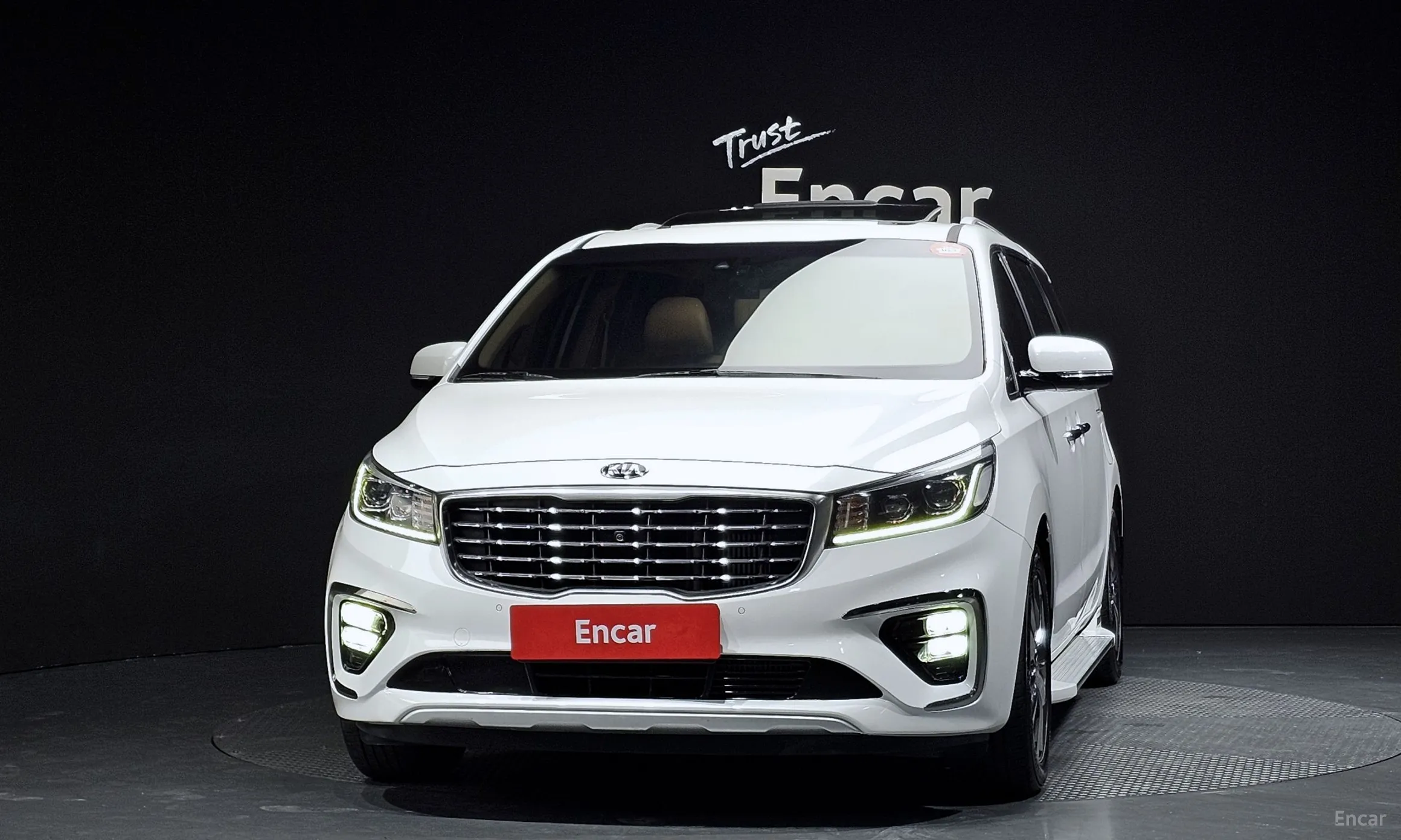 Kia Carnival превью 2