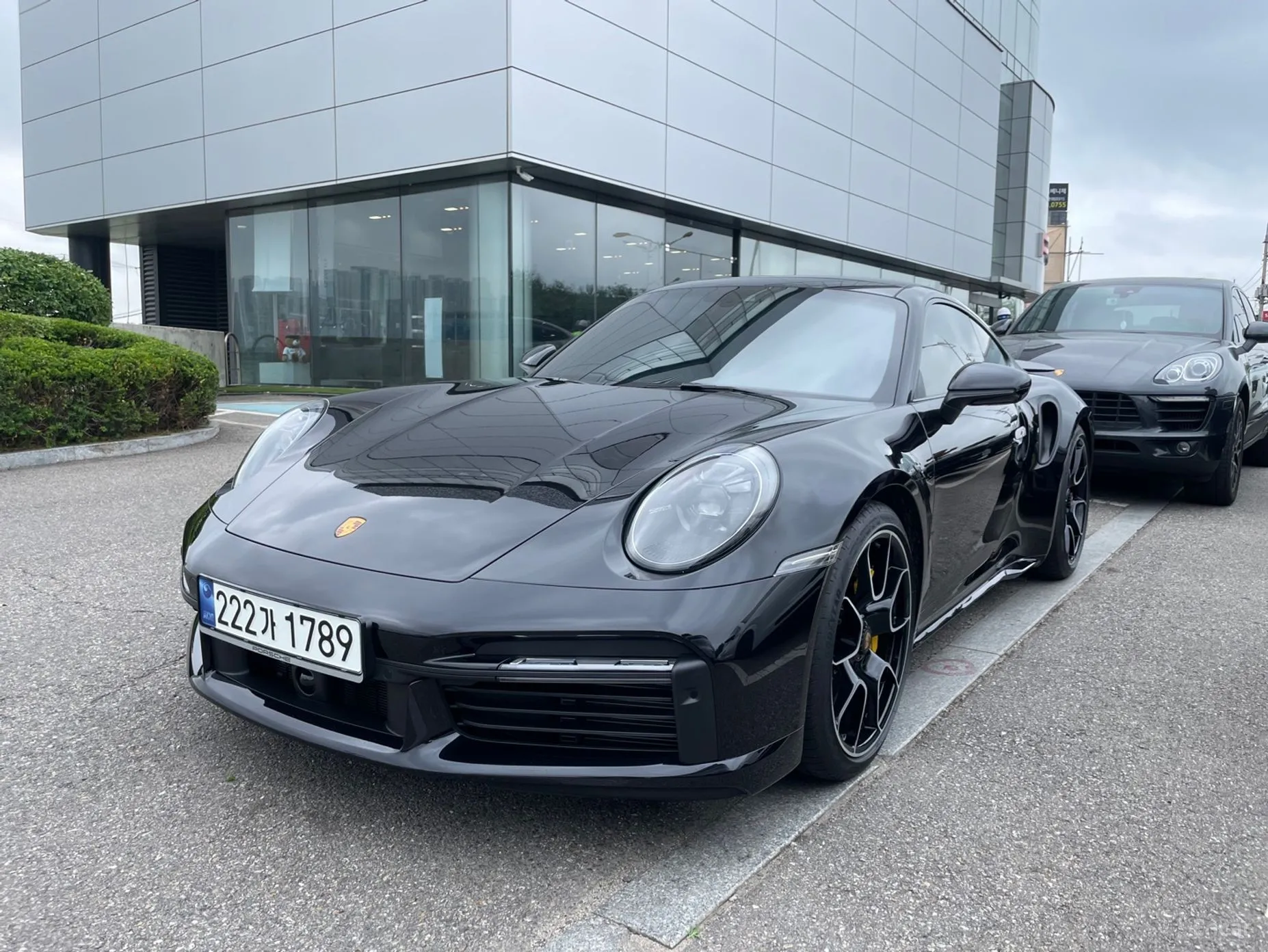 911 (992)