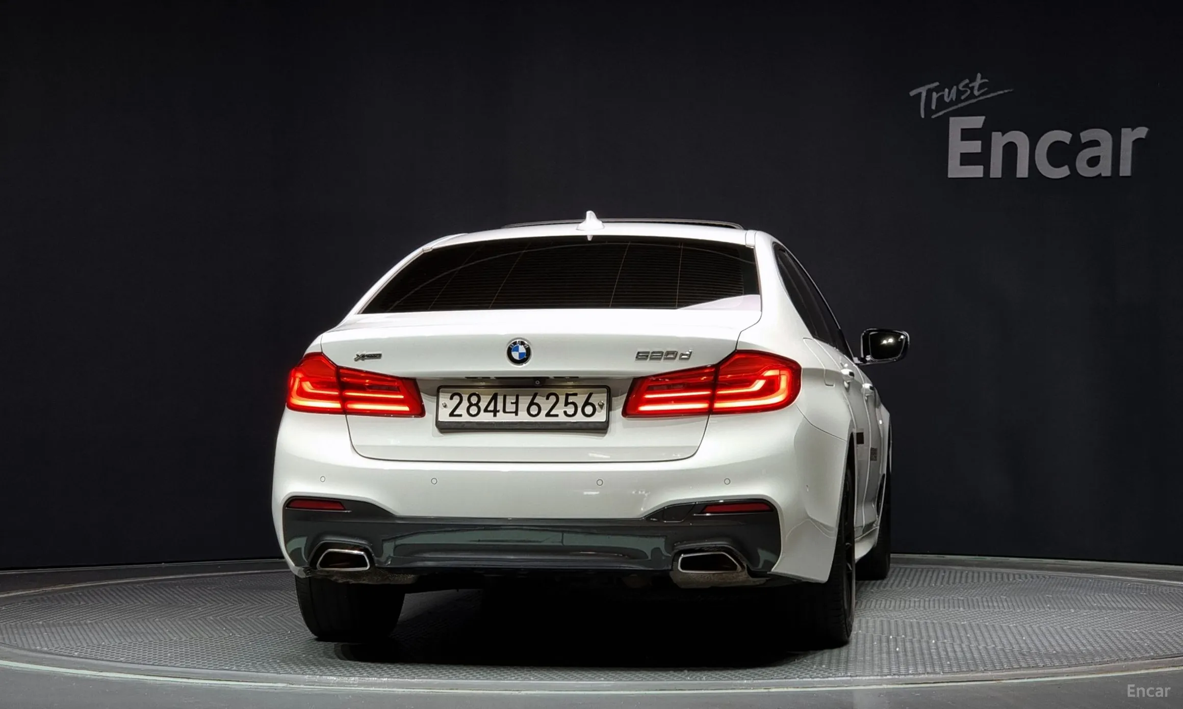 BMW 5 Series (G30) превью 3