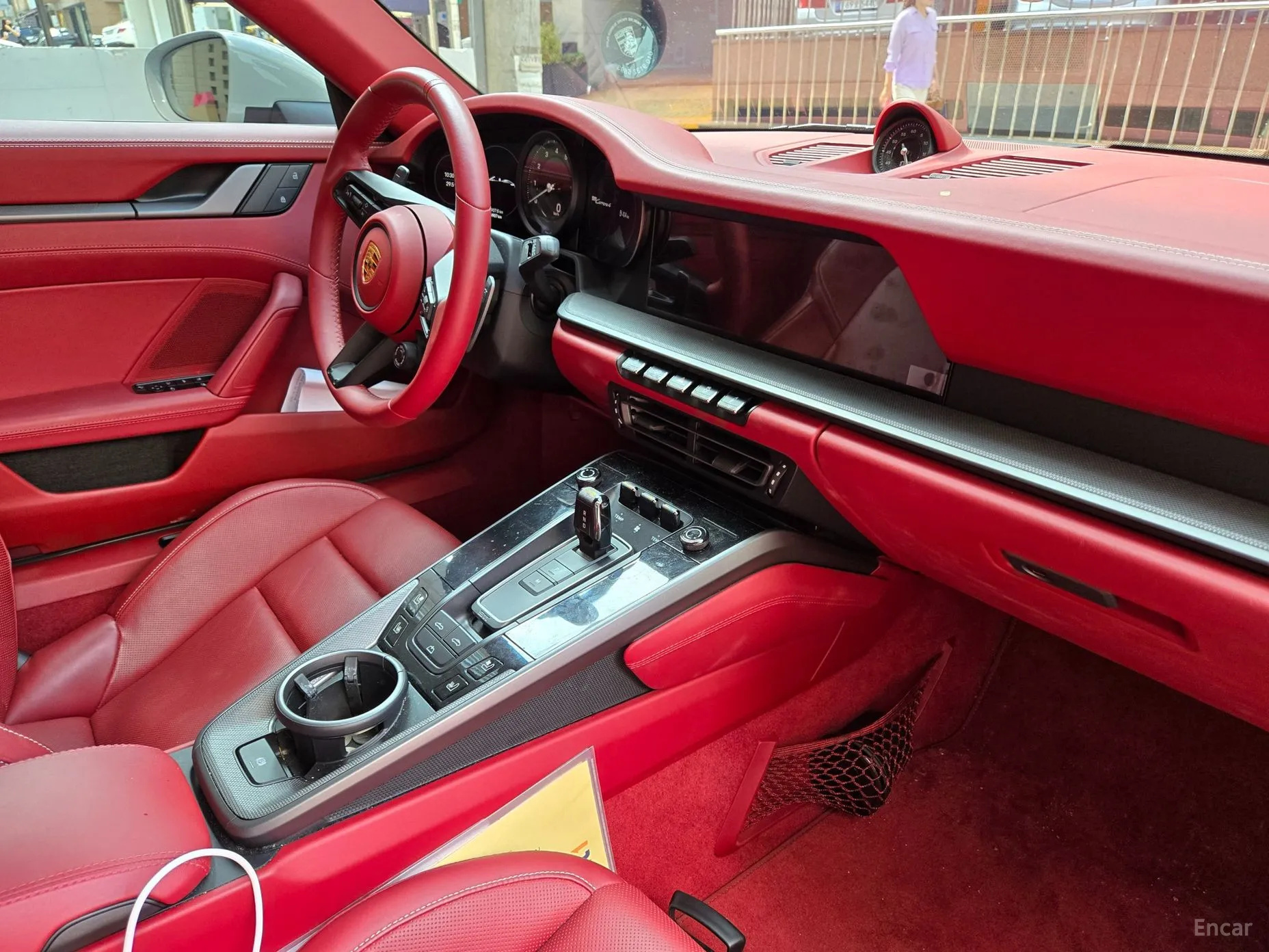 Porsche 911 (992) превью 4