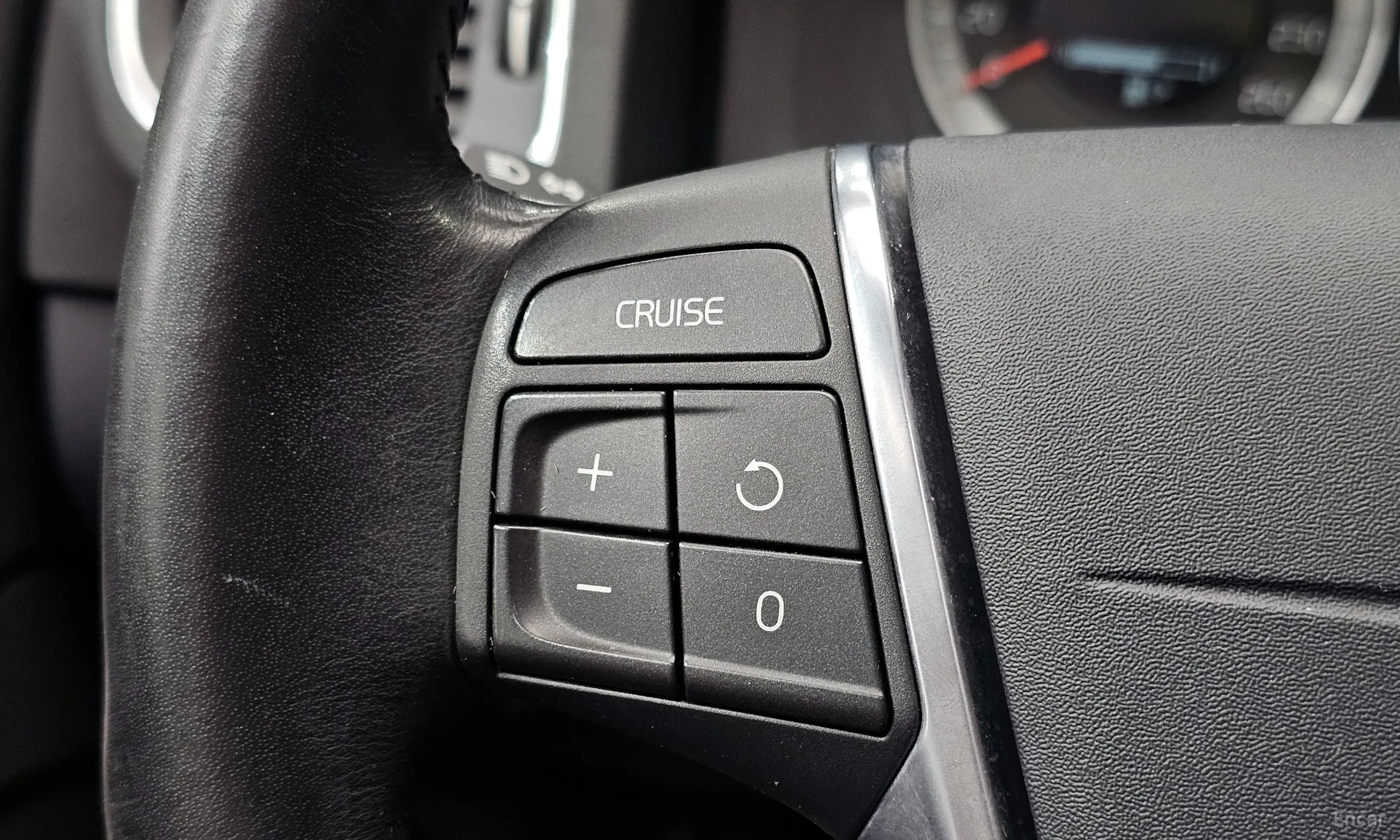 Volvo S60 превью 15