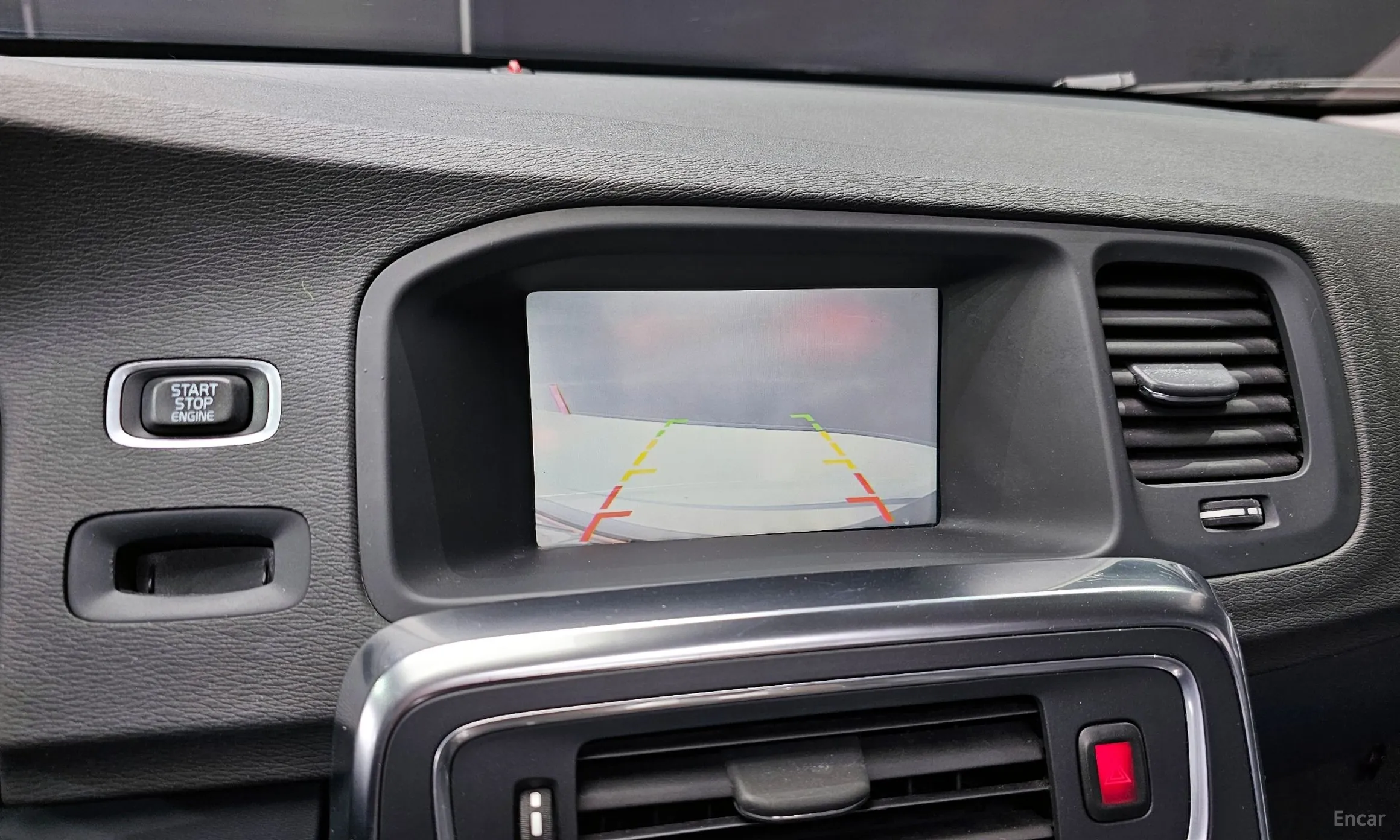 Volvo S60 превью 17