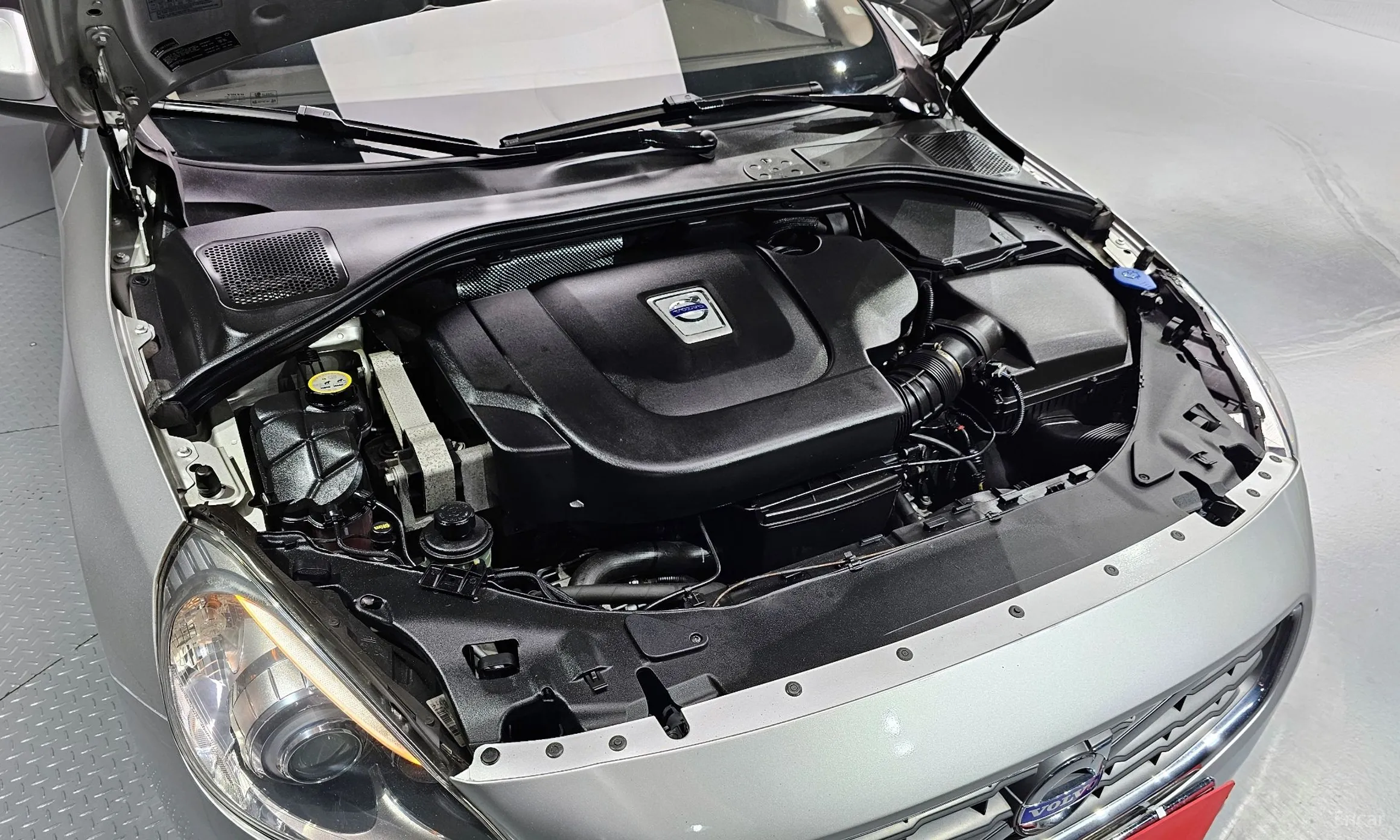 Volvo S60 превью 6