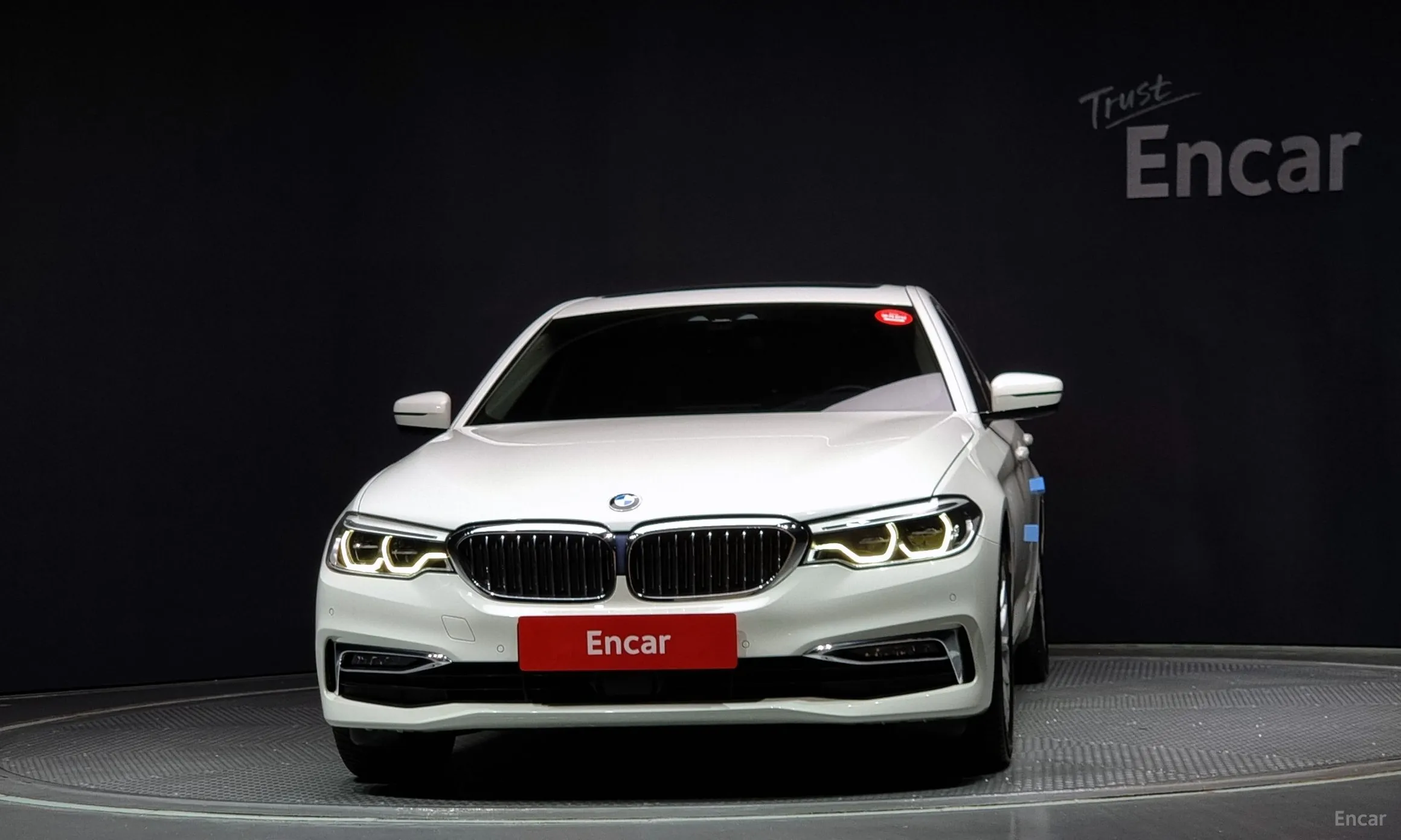 BMW 5 Series (G30) превью 2