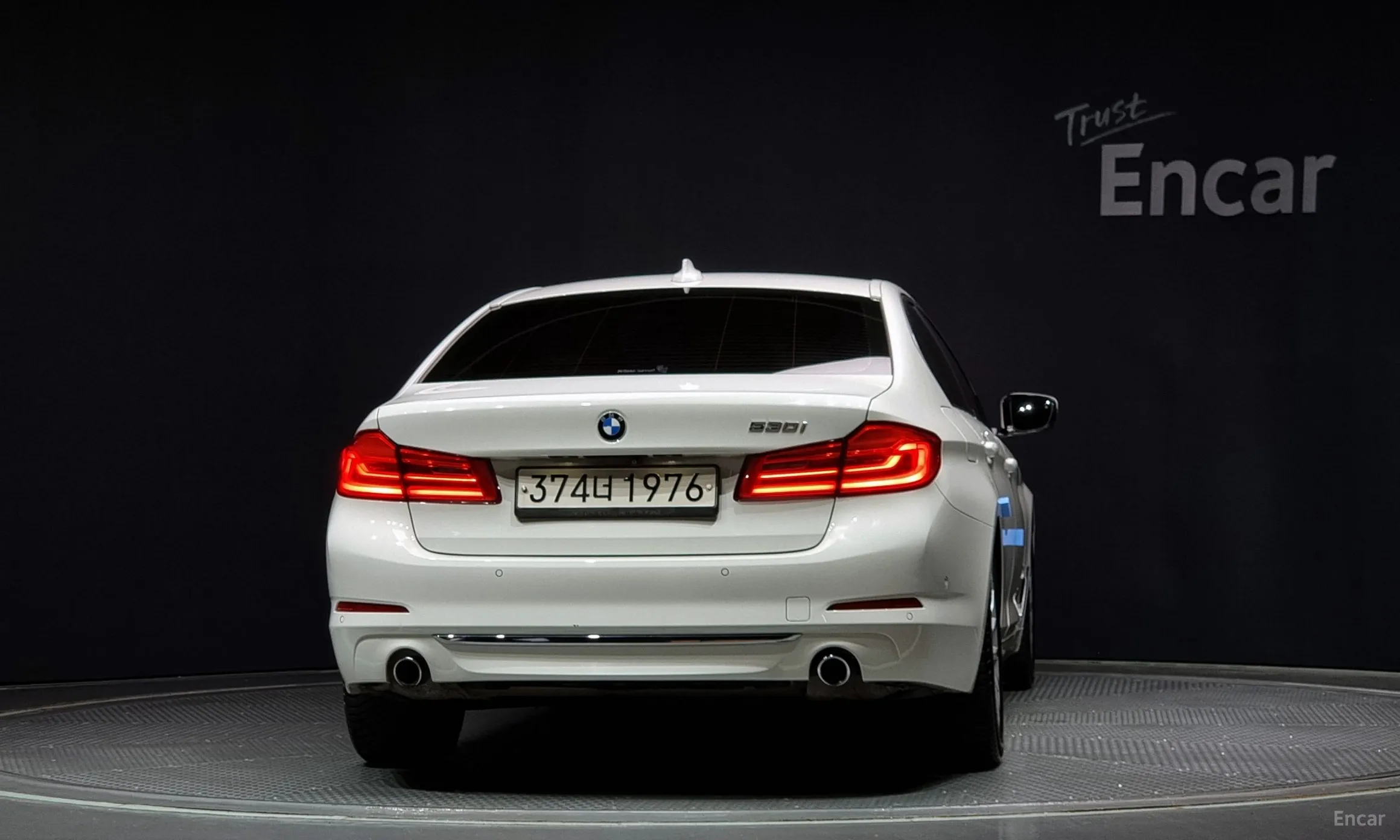 BMW 5 Series (G30) превью 3