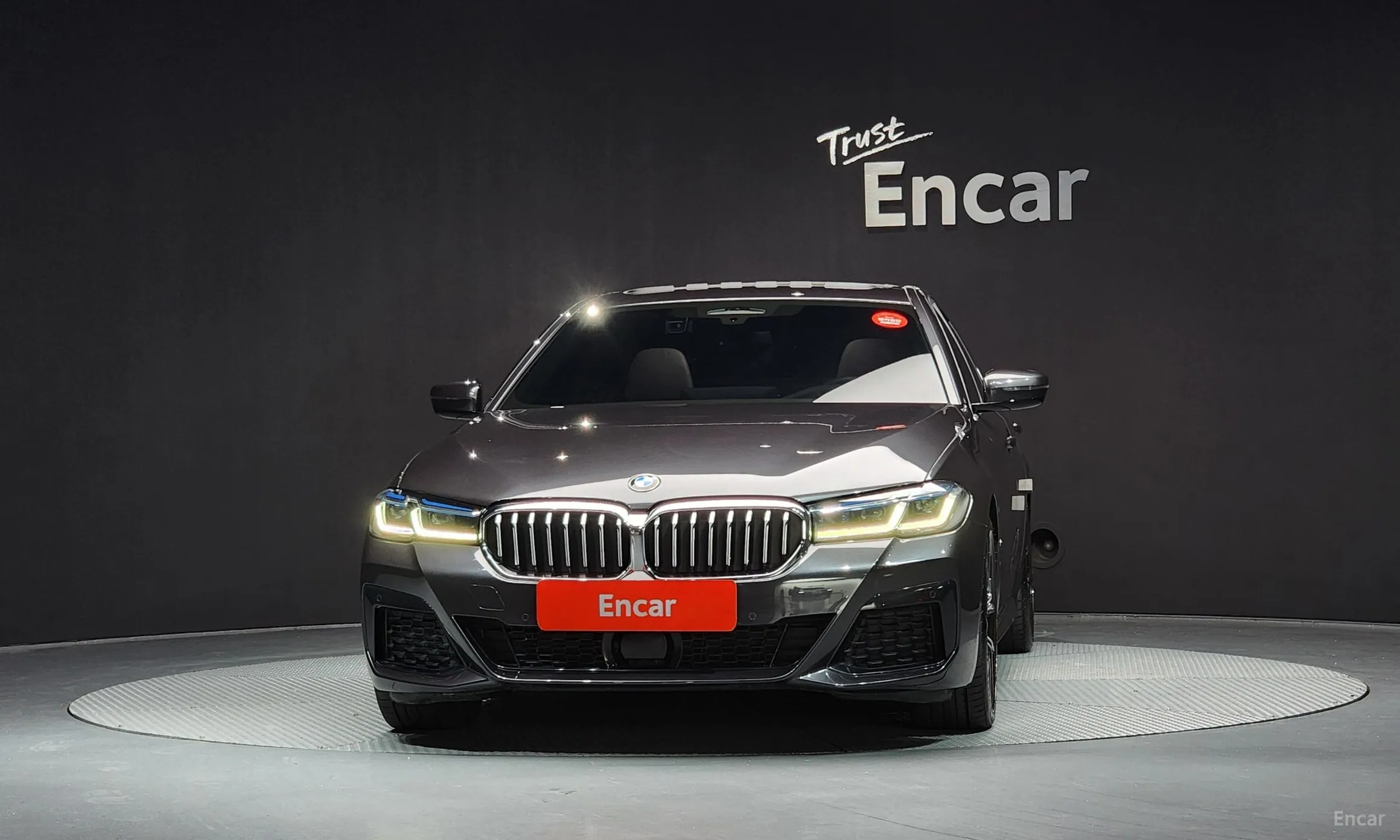 BMW 5 Series (G30) превью 2