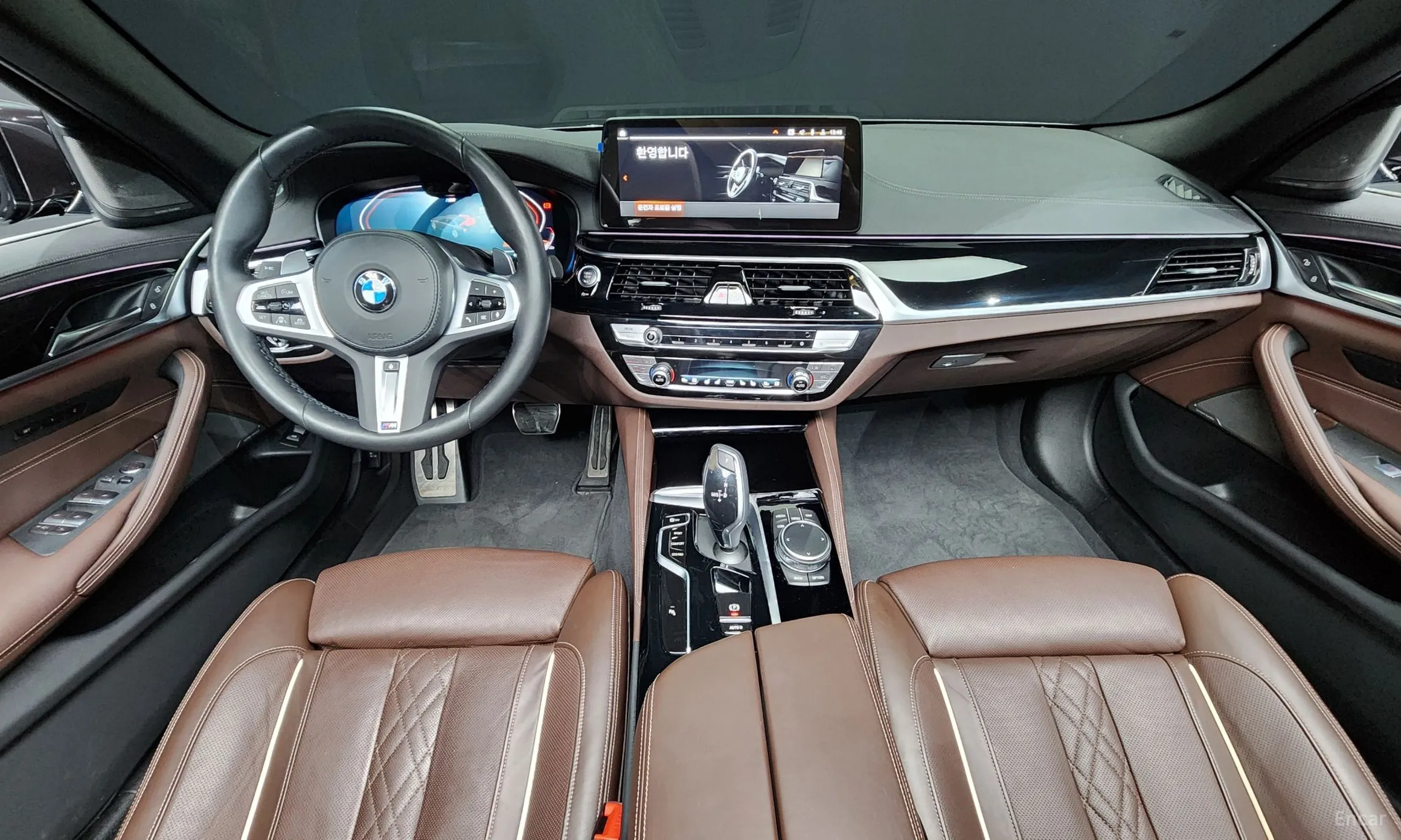 BMW 5 Series (G30) превью 4