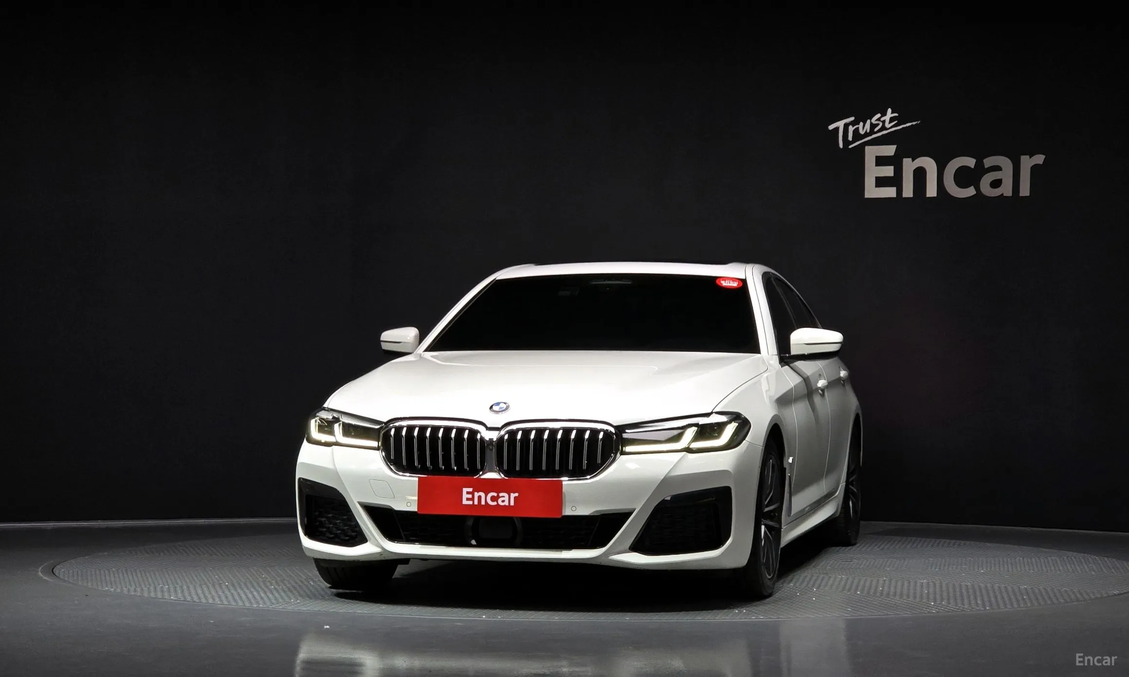 BMW 5 Series (G30) превью 2