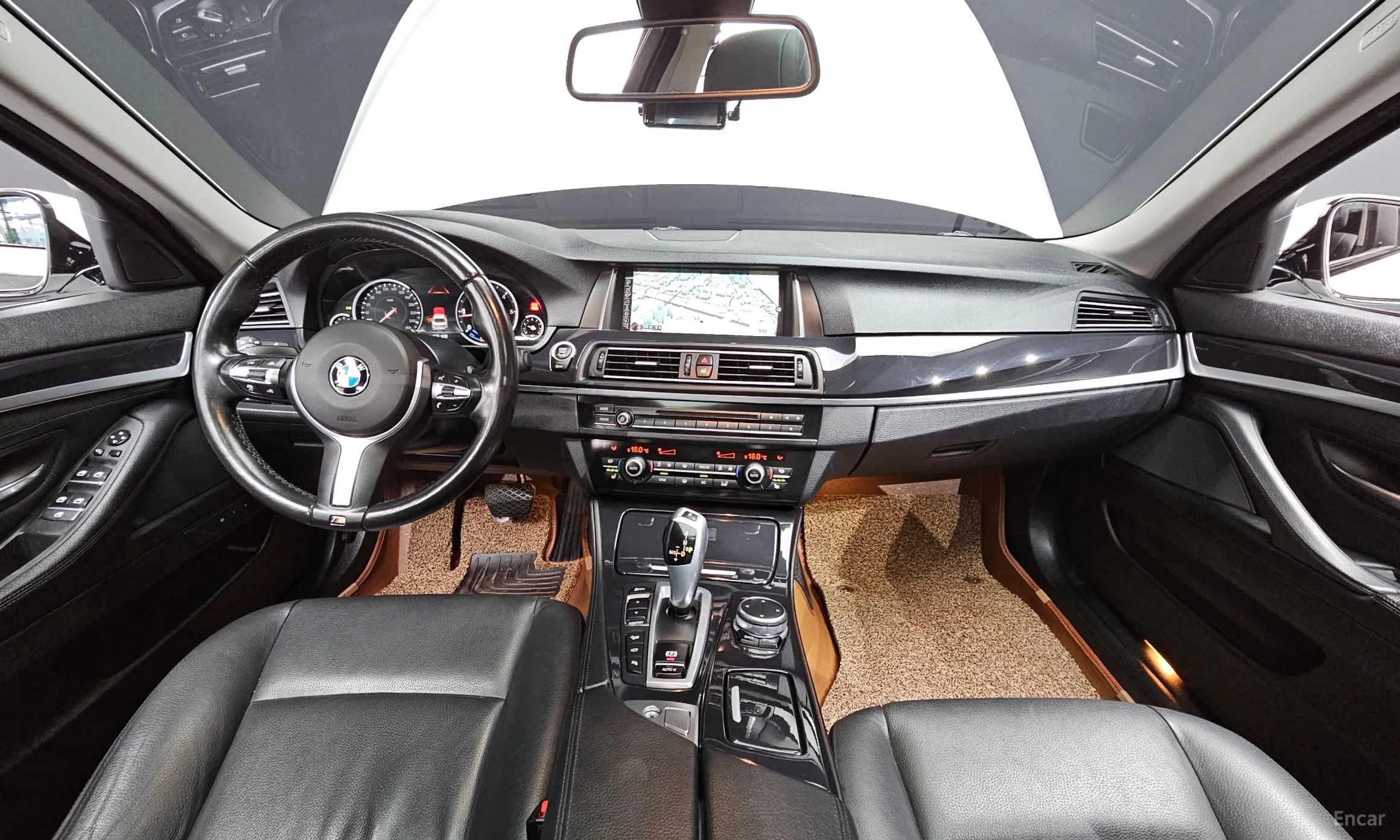 BMW 5 Series (F10) превью 4