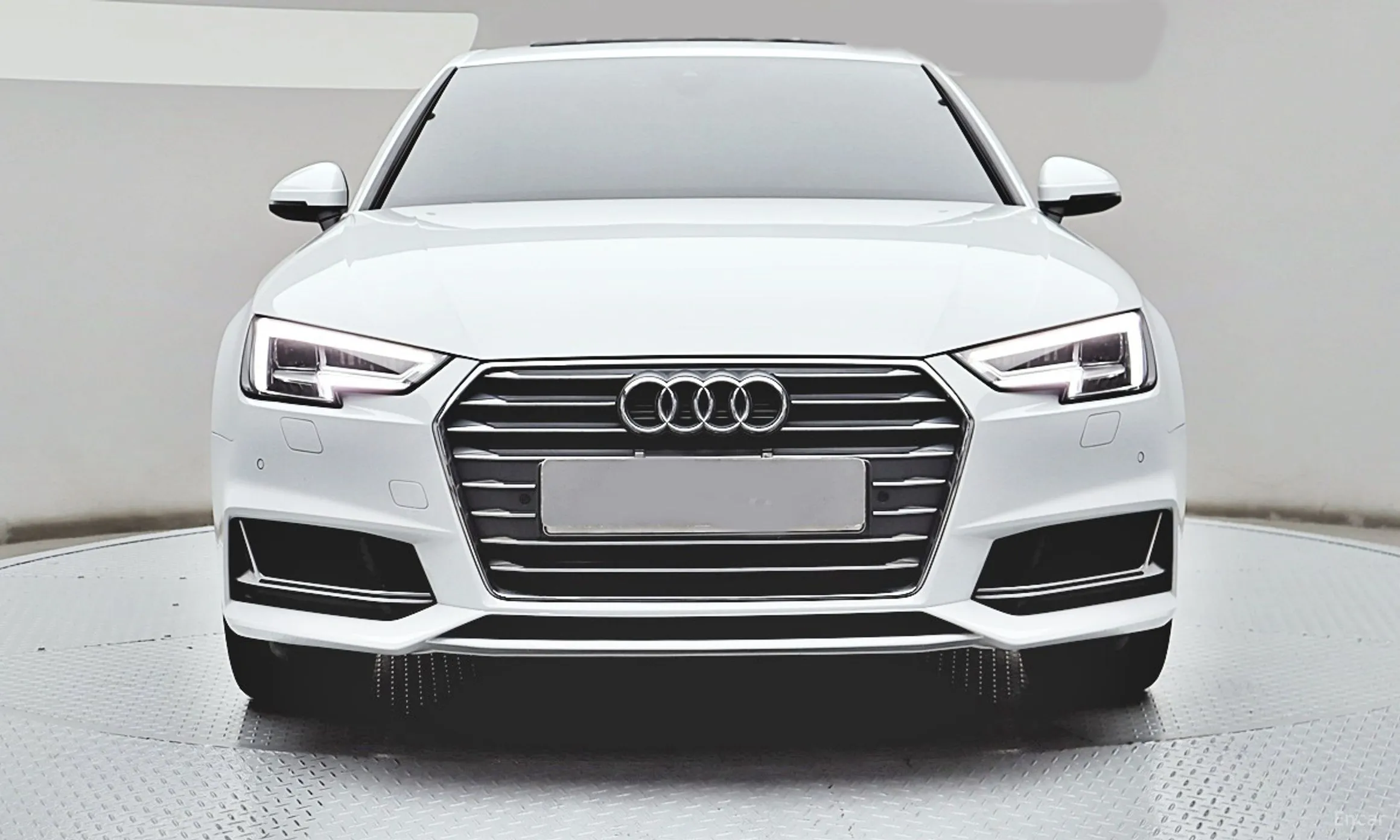 Audi A4 (B9)