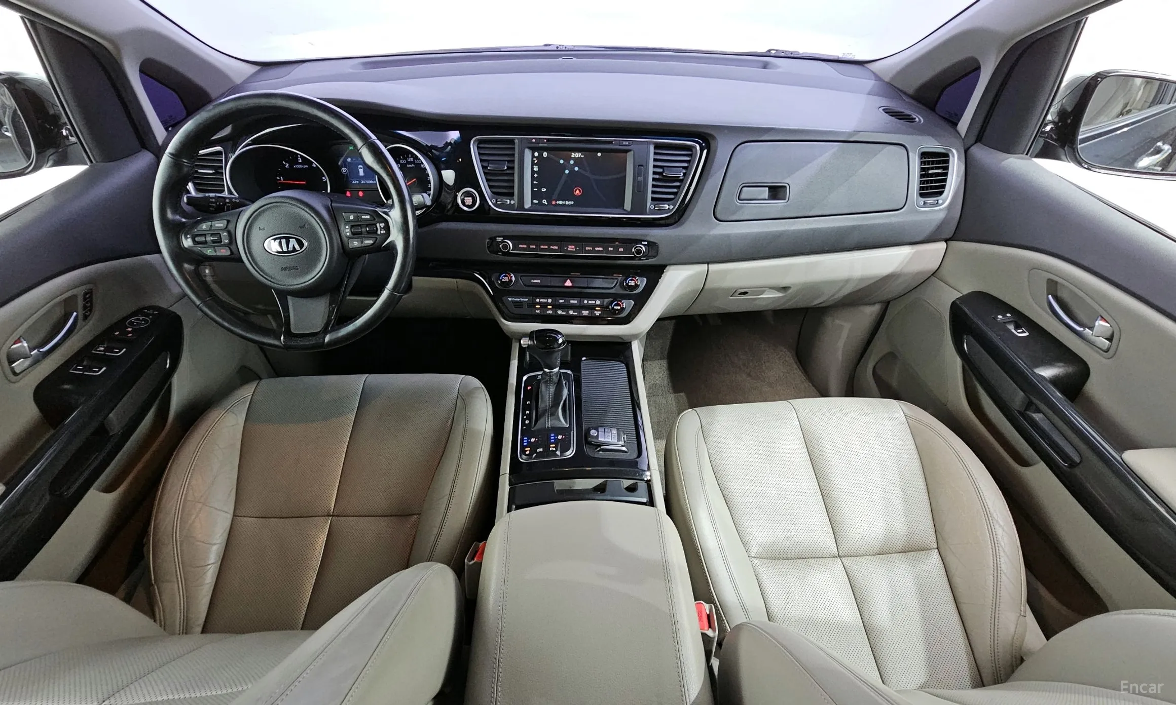 Kia Carnival превью 4