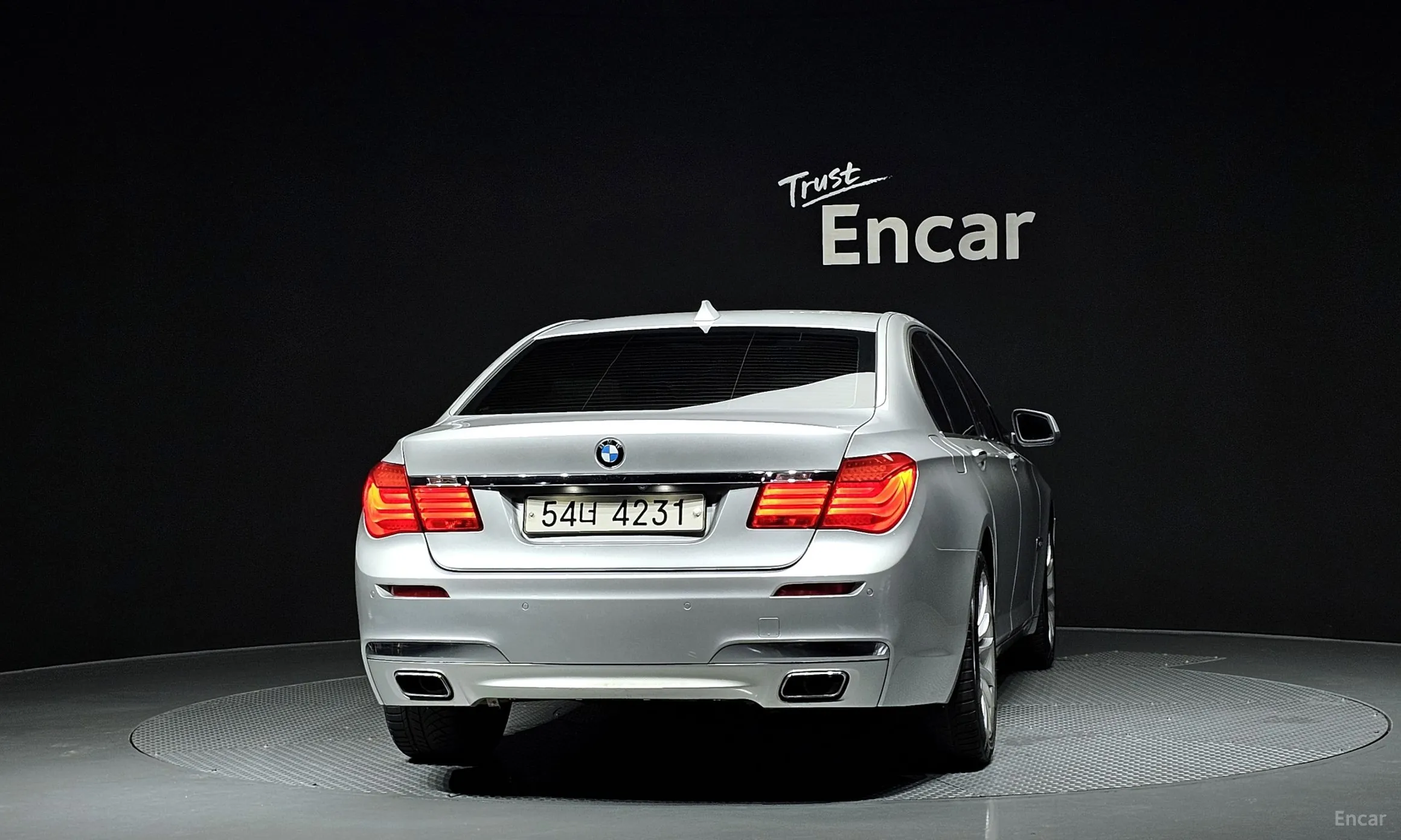 BMW 7 Series (F01) превью 3