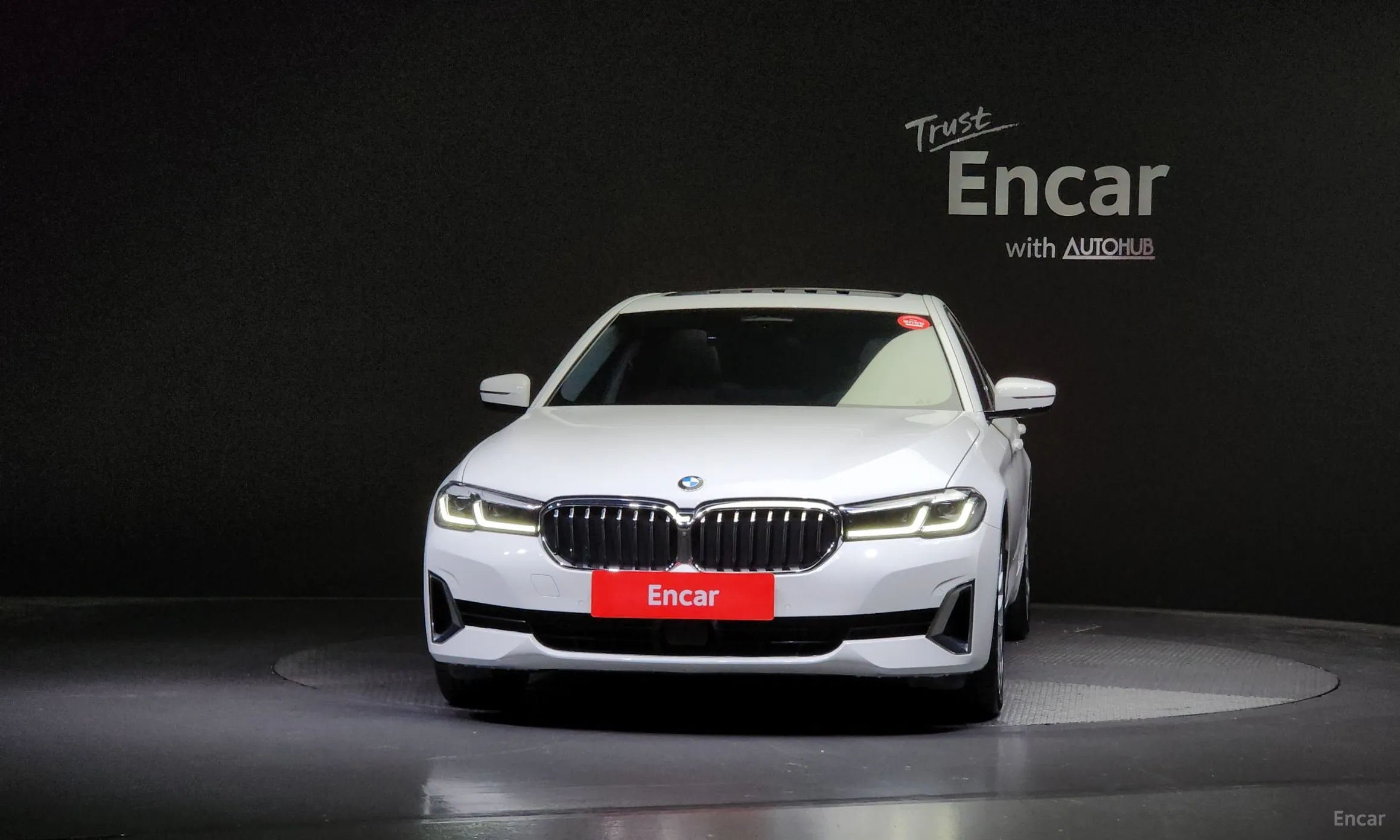 BMW 5 Series (G30) превью 2