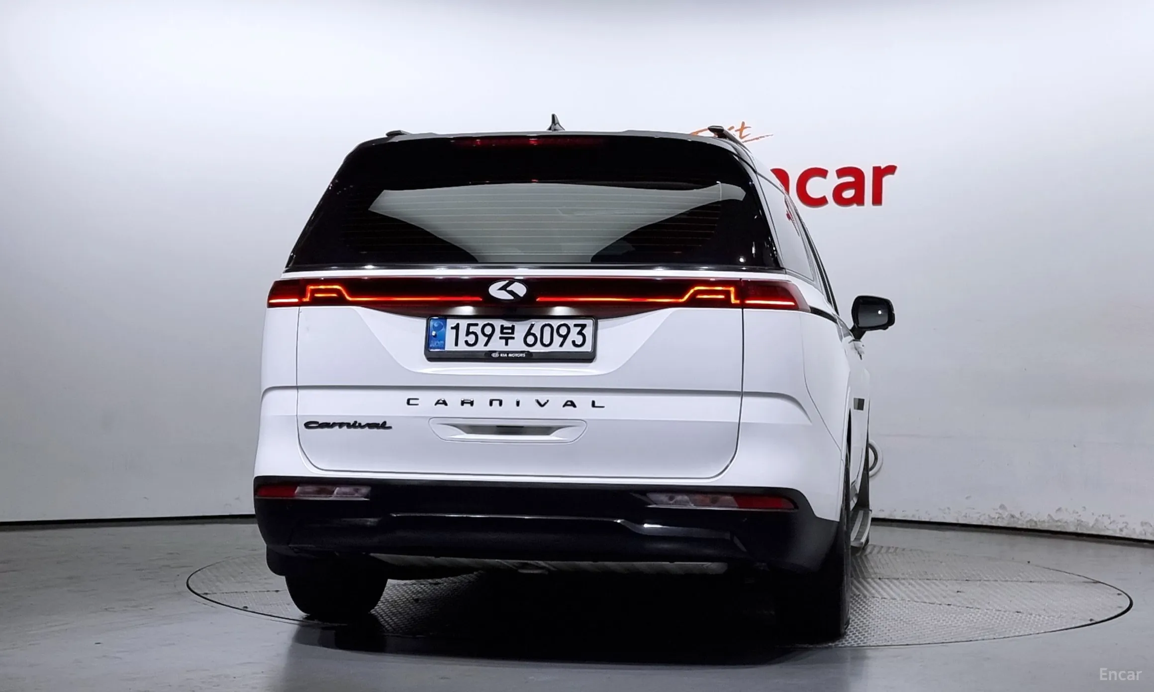 Kia Carnival Gen 4 превью 3