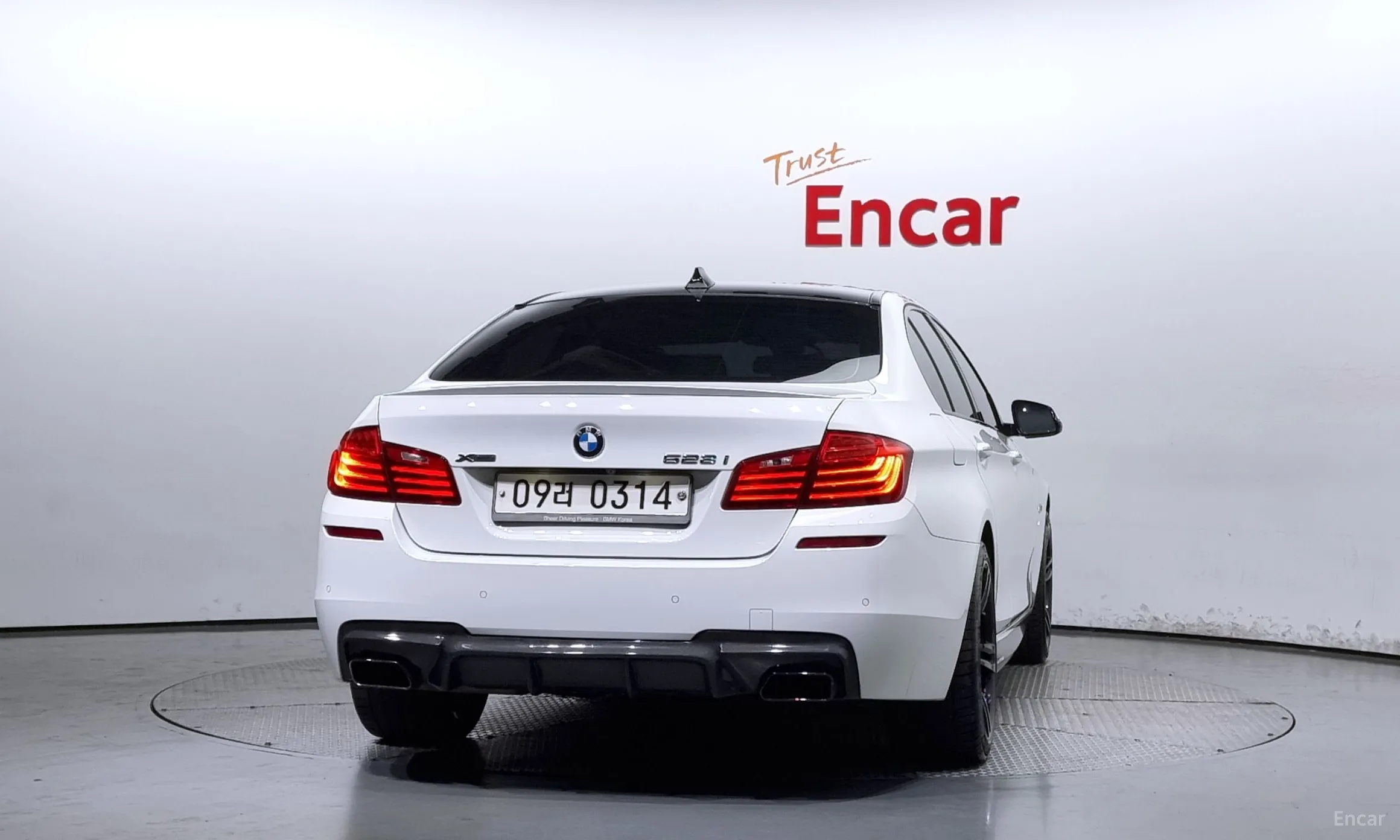 BMW 5 Series (F10) превью 3